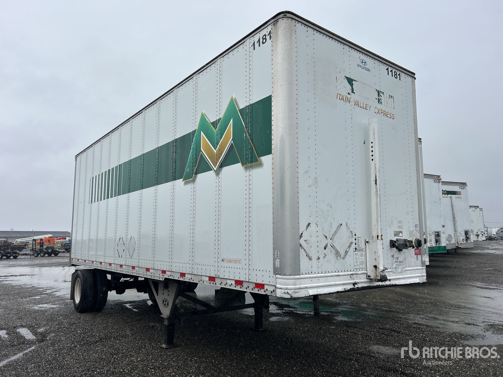 General Appearance with Bild, Ecke vorne rechts