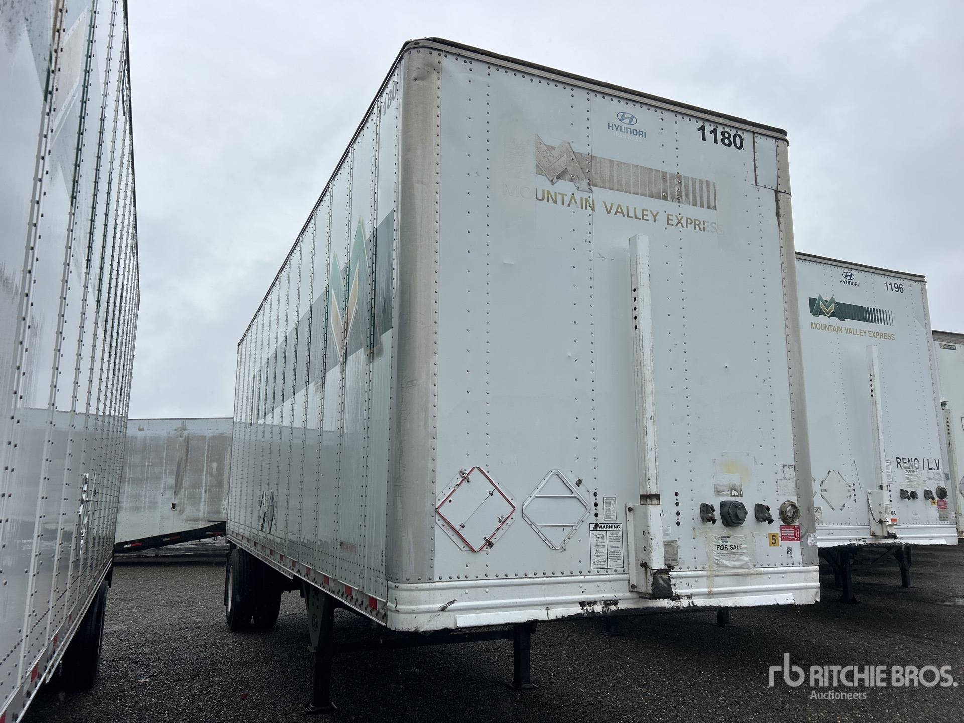 General Appearance with Bild, Ecke vorne rechts