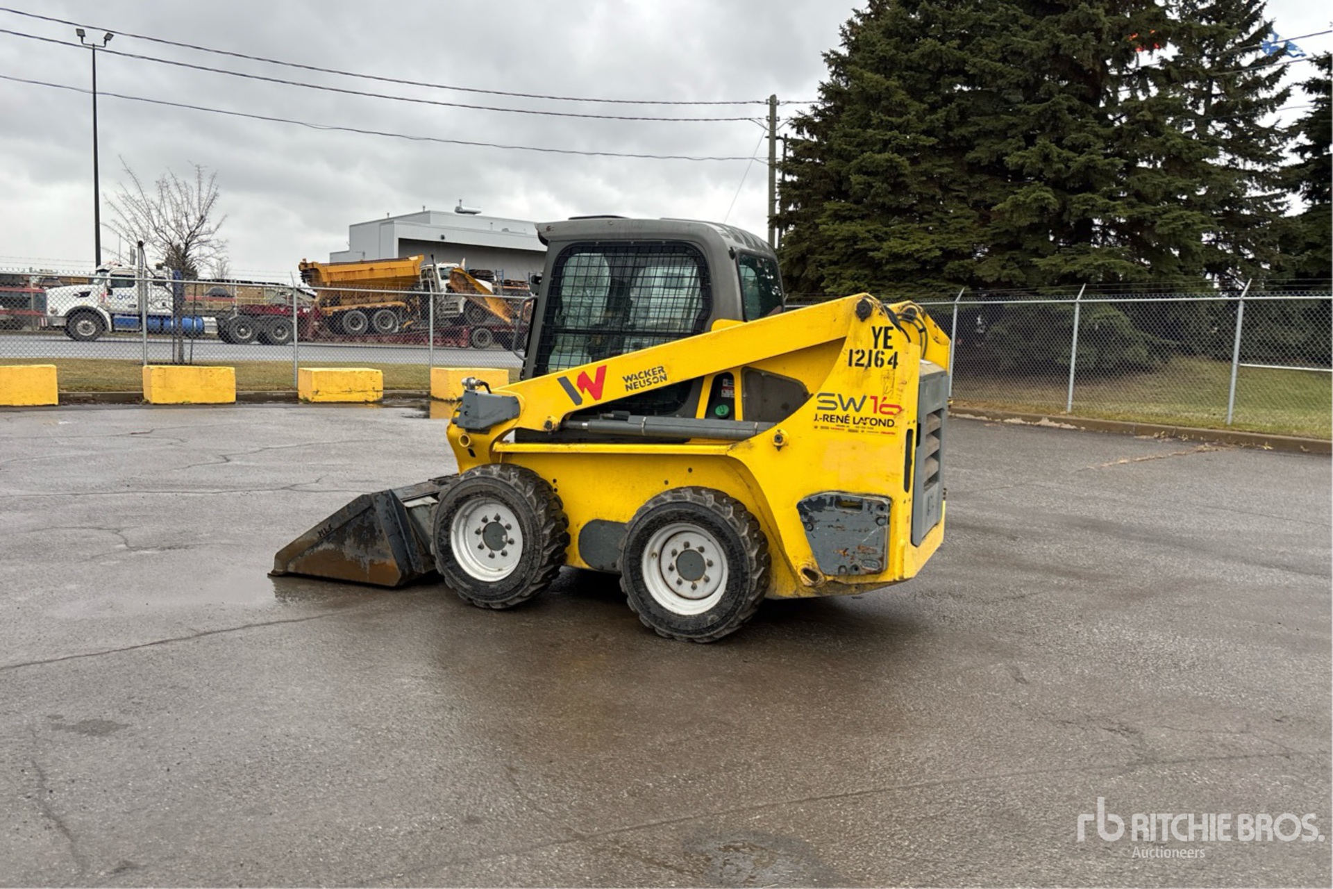 General Appearance with Picture, Left Rear Corner