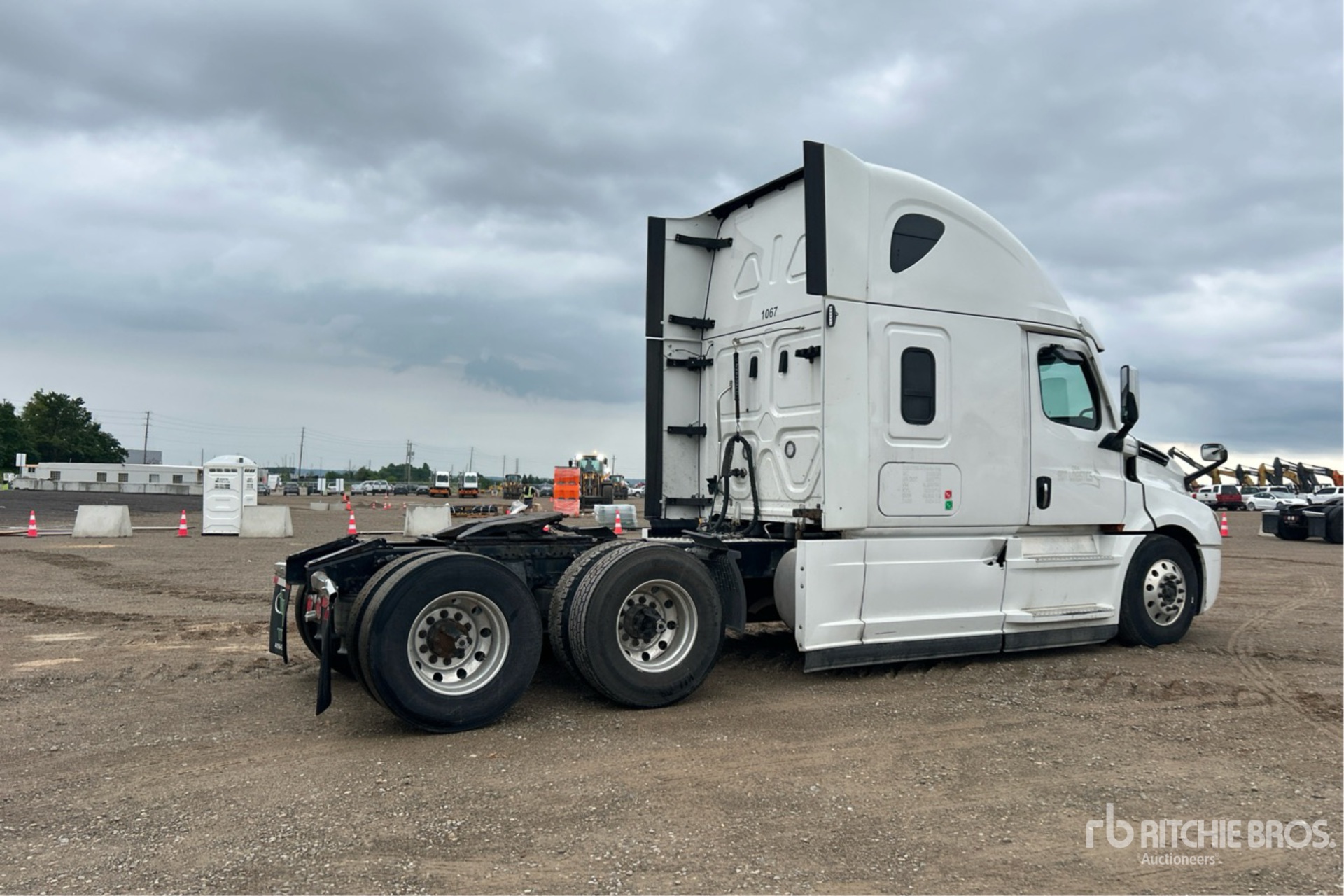 General Appearance with Imagen: esquina trasera derecha