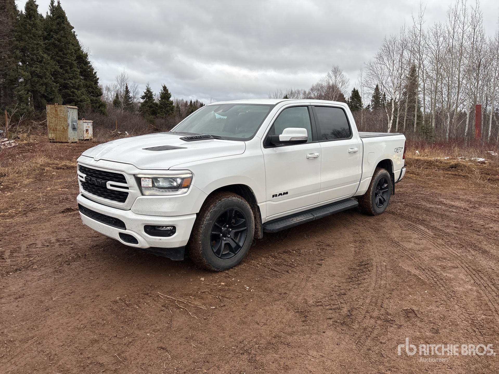 General Appearance with Bild, Ecke vorne links