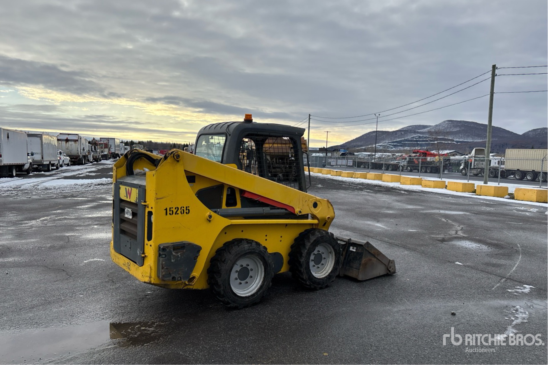 General Appearance with Imagen: esquina trasera derecha