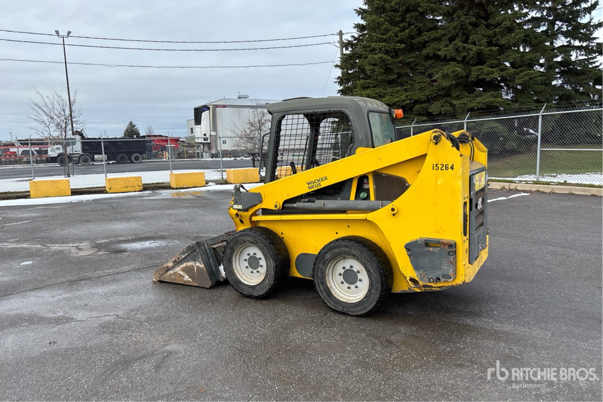 General Appearance with Imagen: esquina trasera izquierda