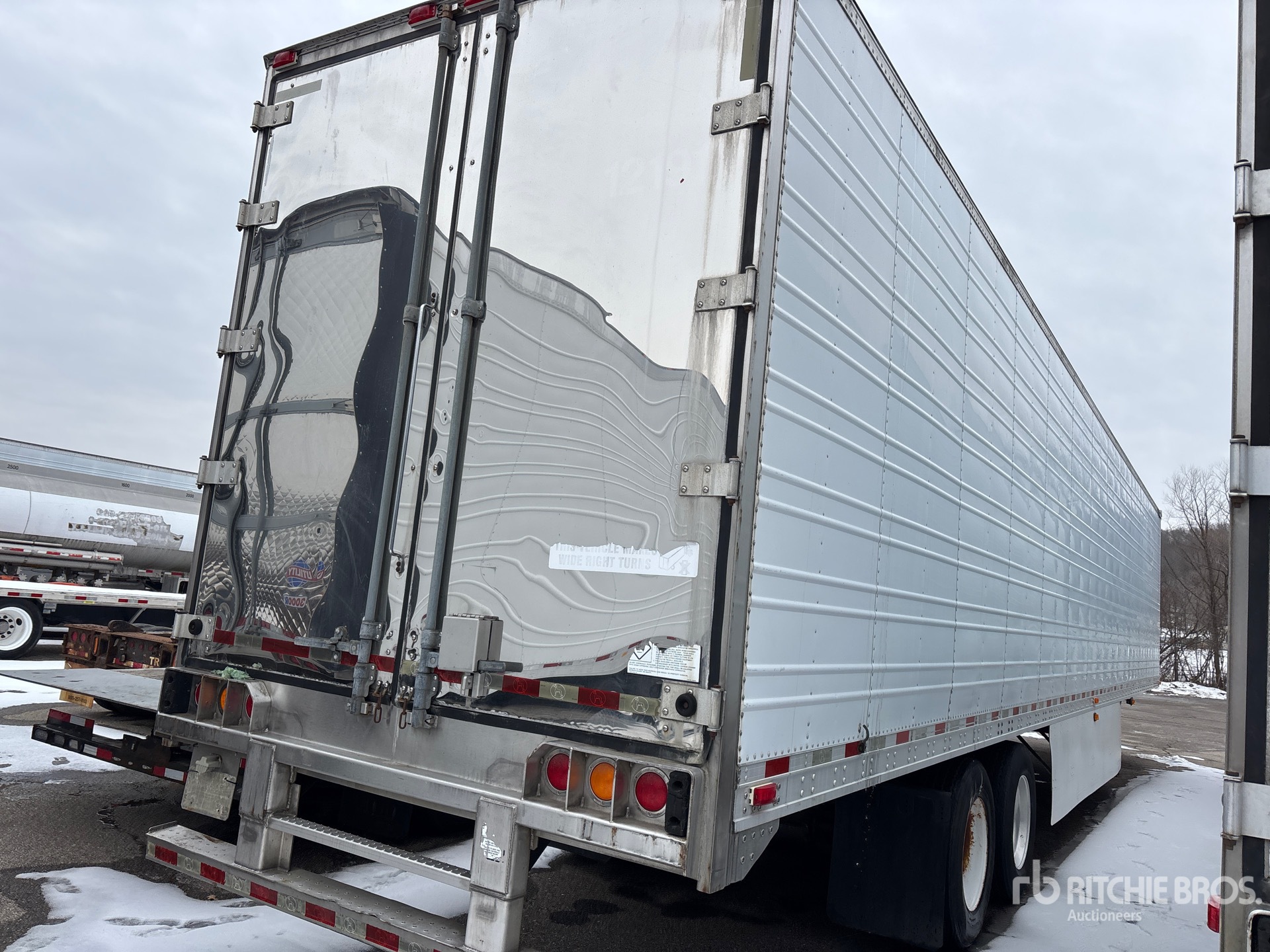 General Appearance with Imagen: esquina trasera derecha