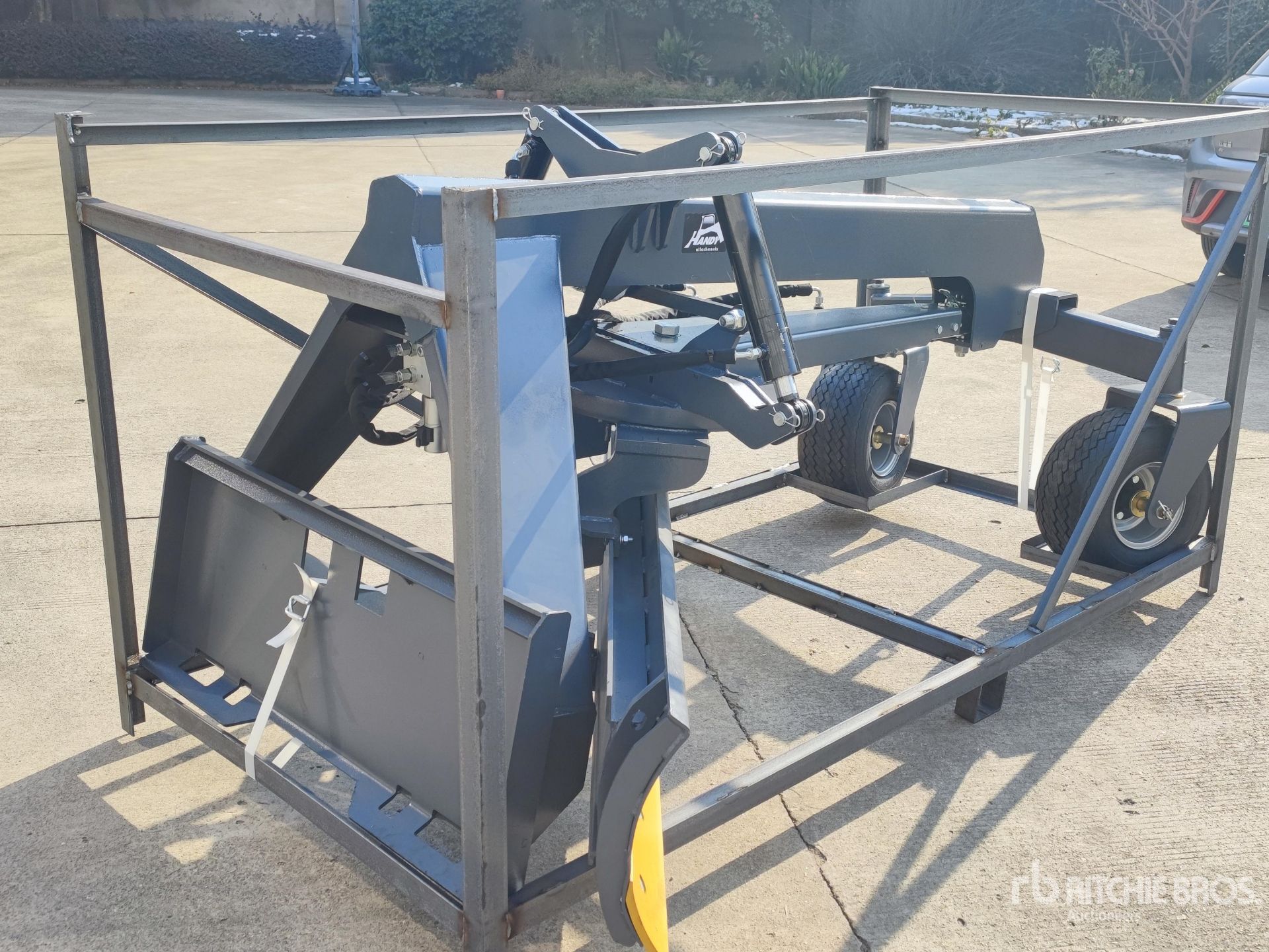 General Appearance with Picture, Right Rear Corner