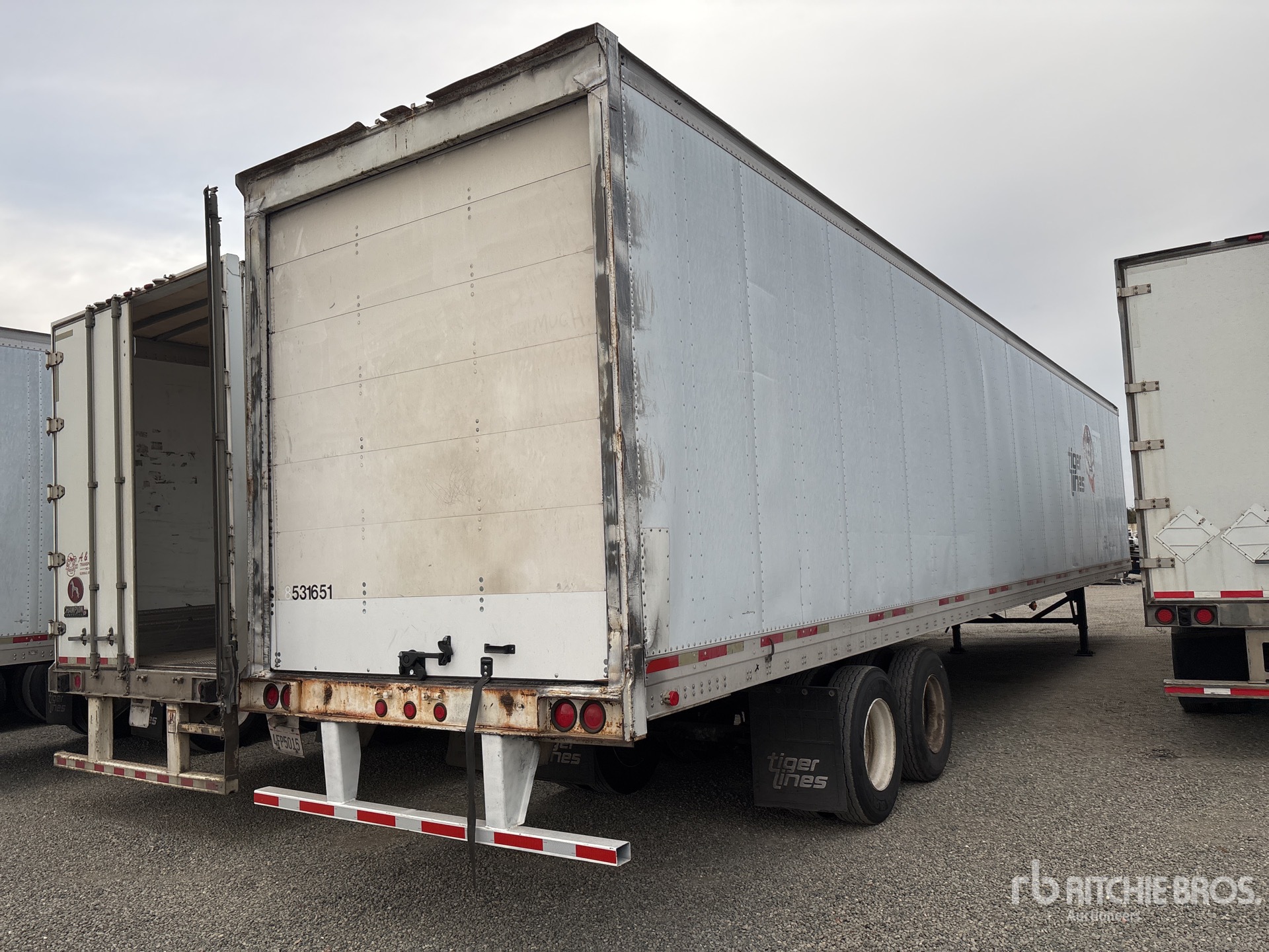 General Appearance with Bild, Ecke hinten rechts