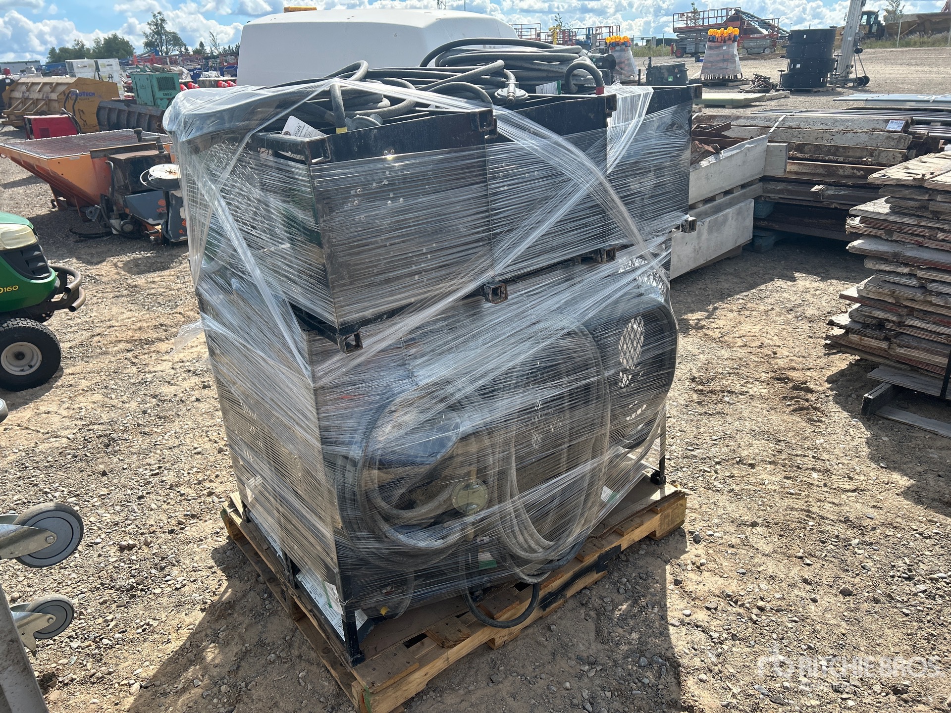 General Appearance with Bild, Ecke vorne links