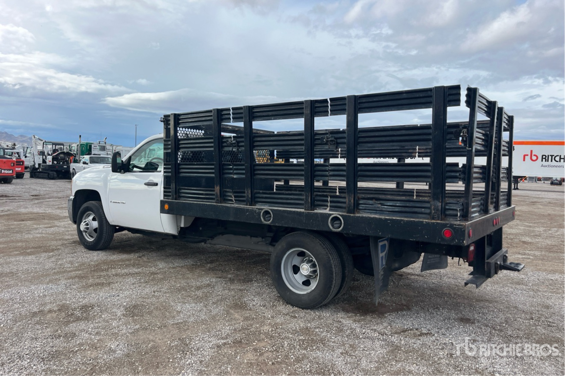 General Appearance with Foto, angolo posteriore sinistro