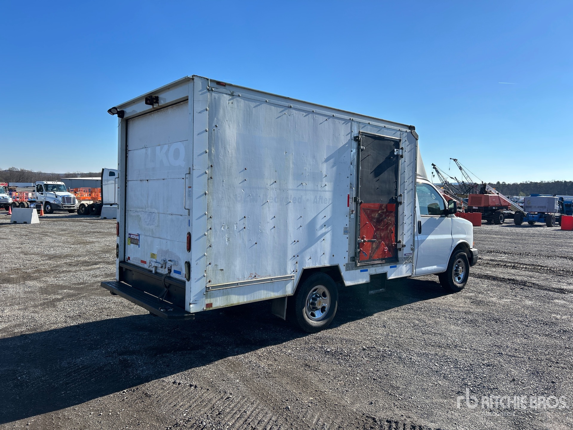 General Appearance with Bild, Ecke hinten rechts