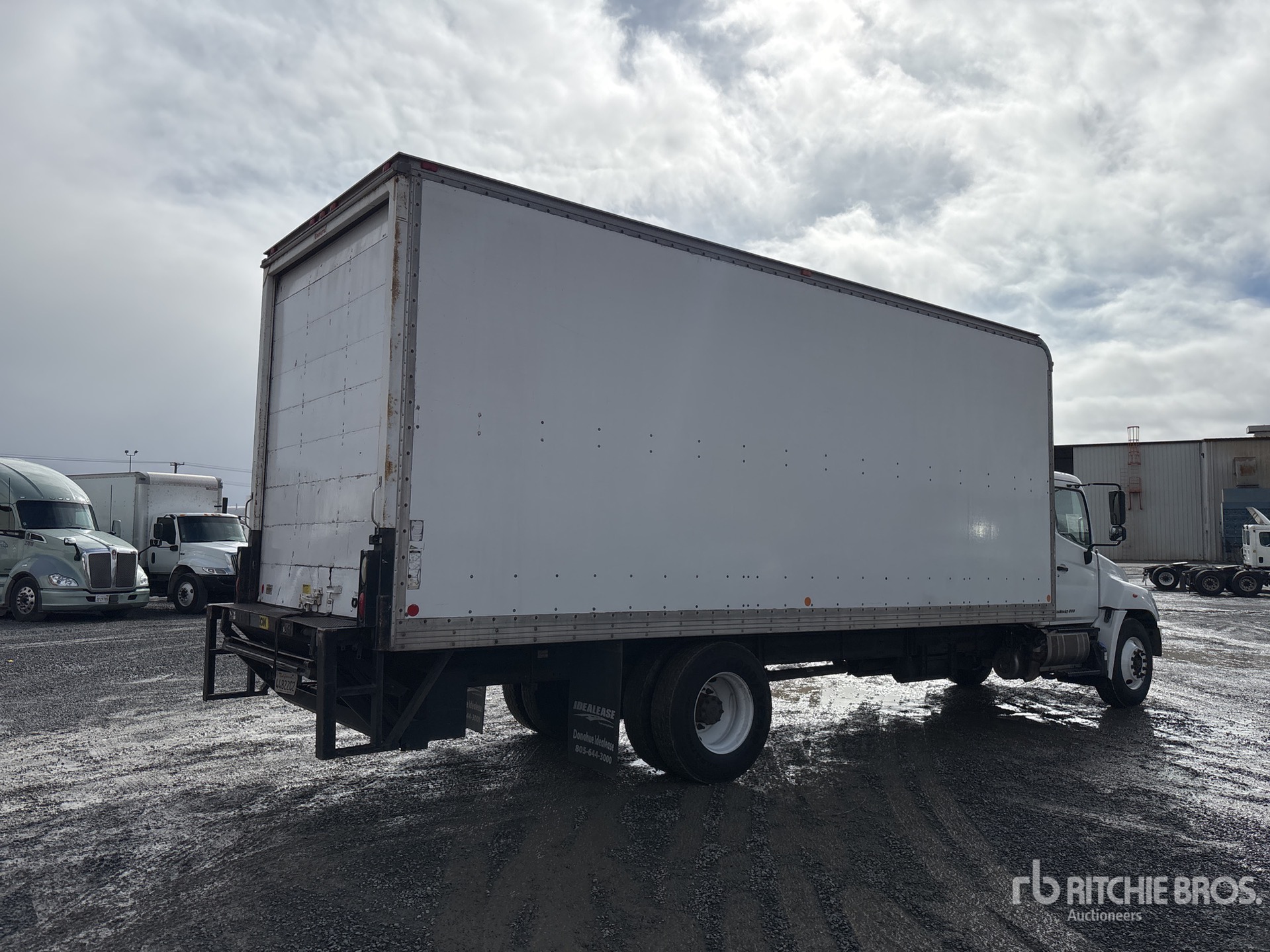 General Appearance with Image, coin arrière droit