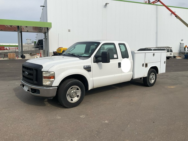 2009 Ford F-250 XL 4x2 Utility Truck