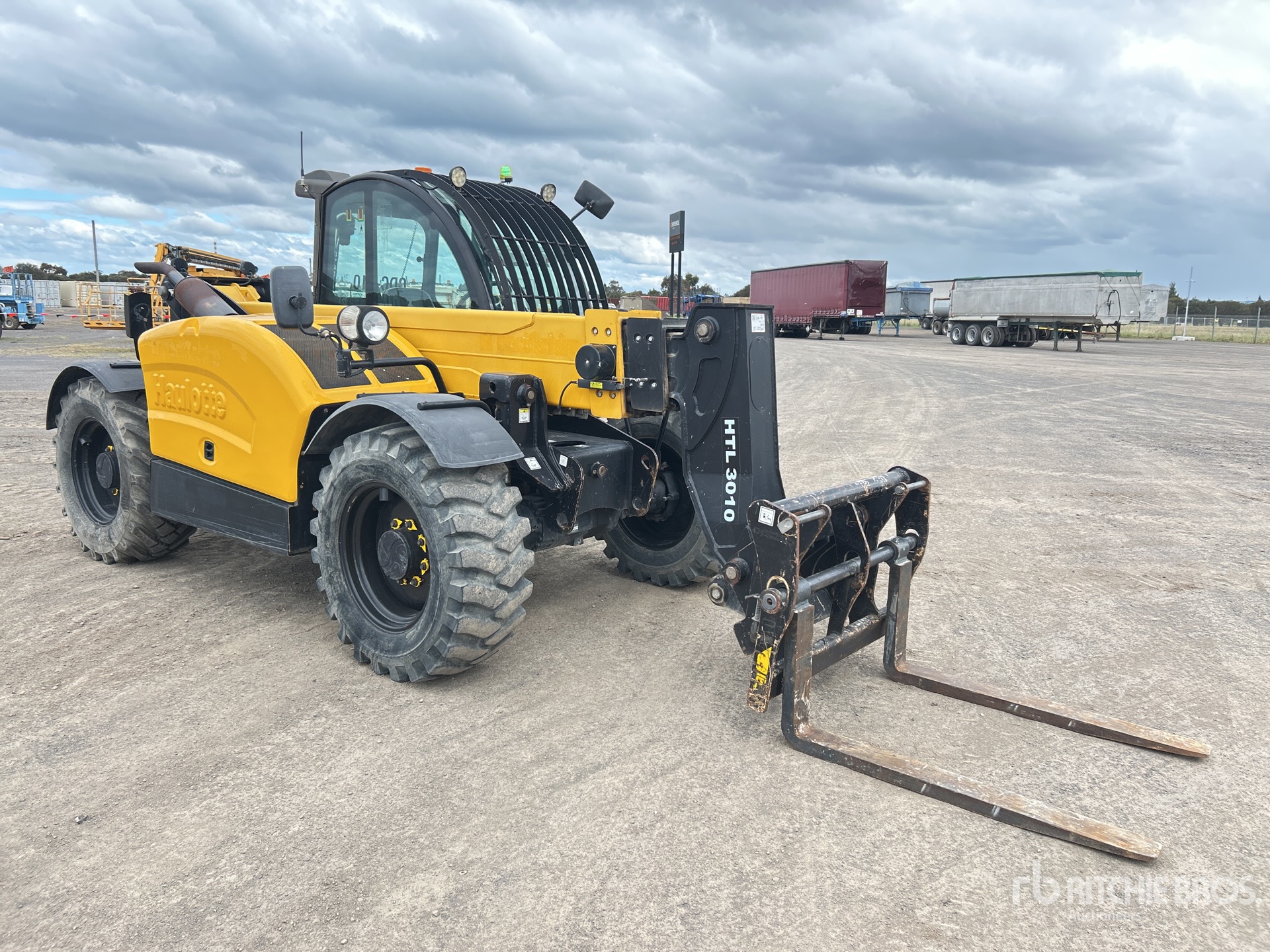 General Appearance with Picture, Right Front Corner