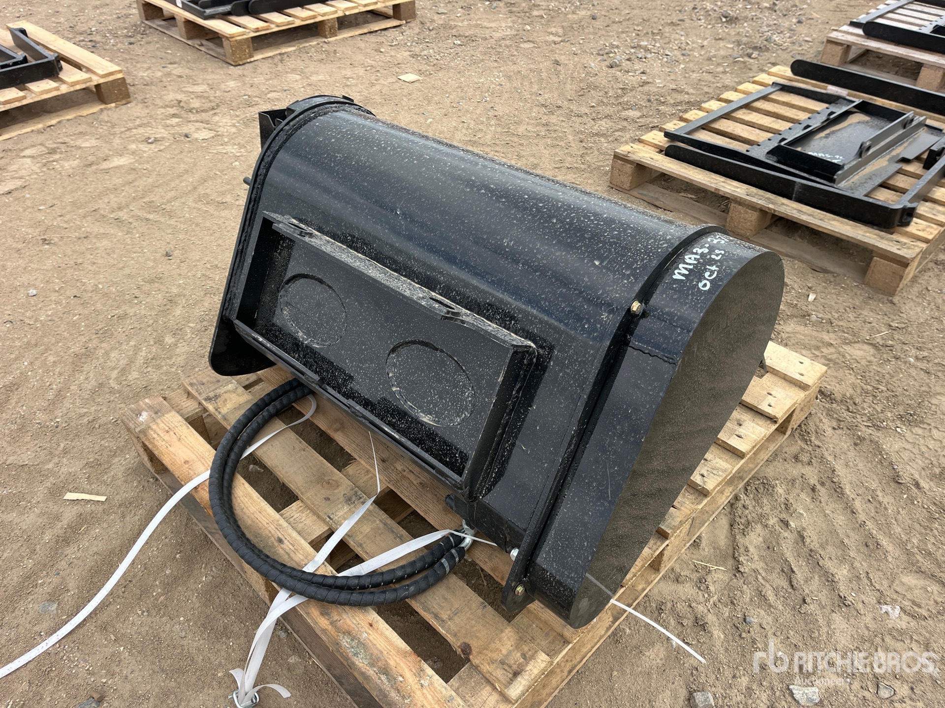 General Appearance with Image, coin avant gauche