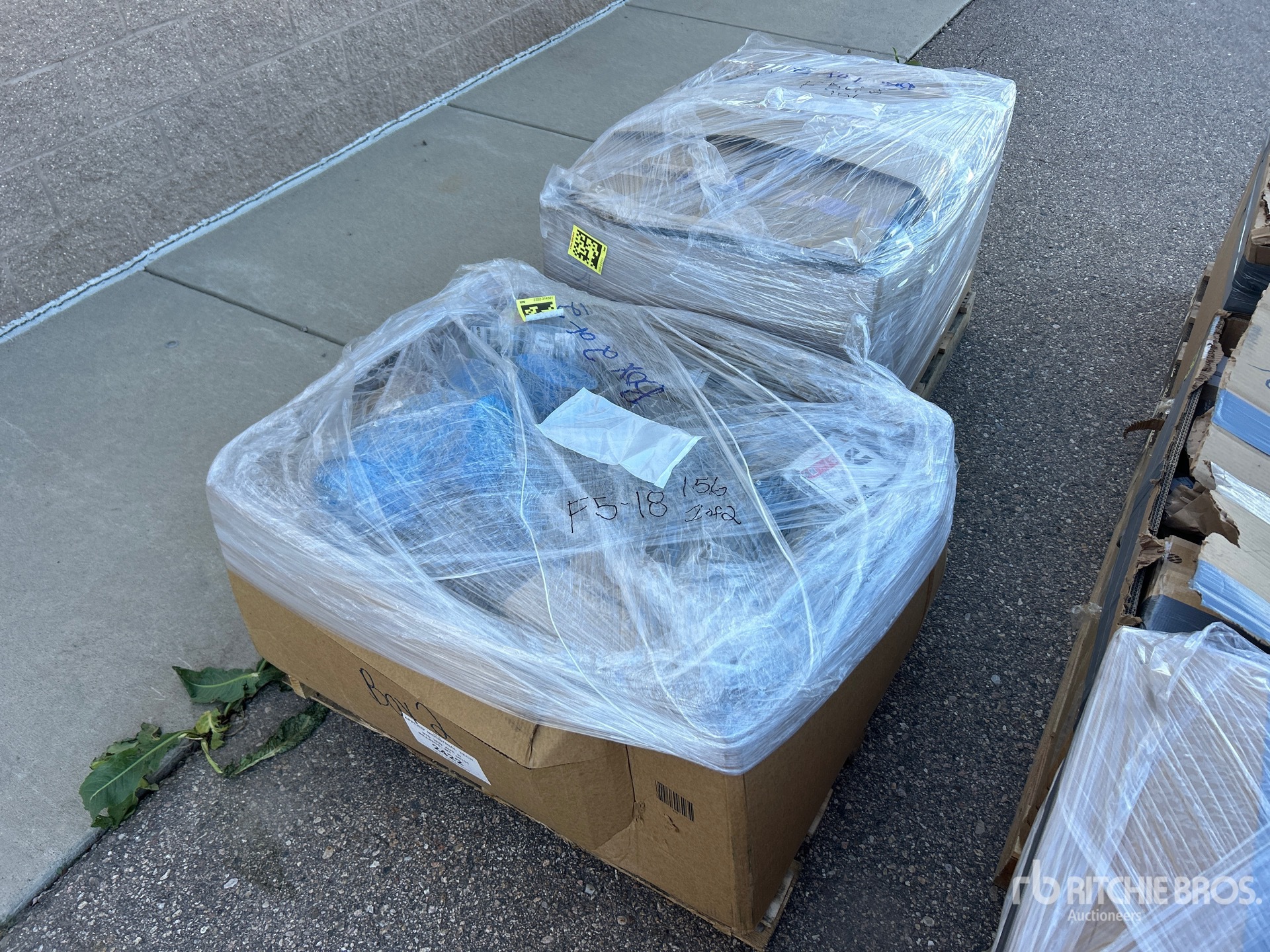 General Appearance with Foto, angolo anteriore sinistro