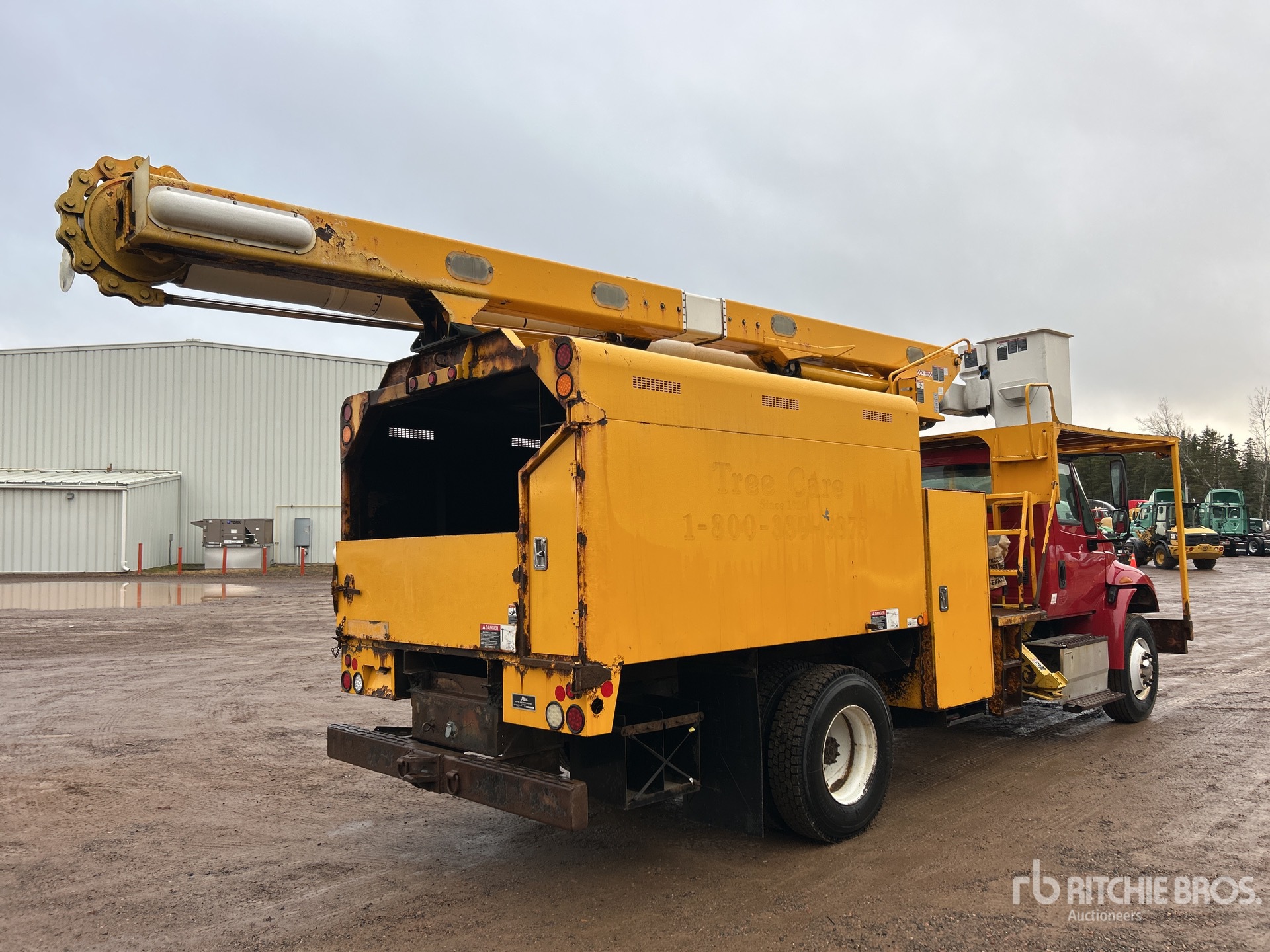 General Appearance with Picture, Right Rear Corner