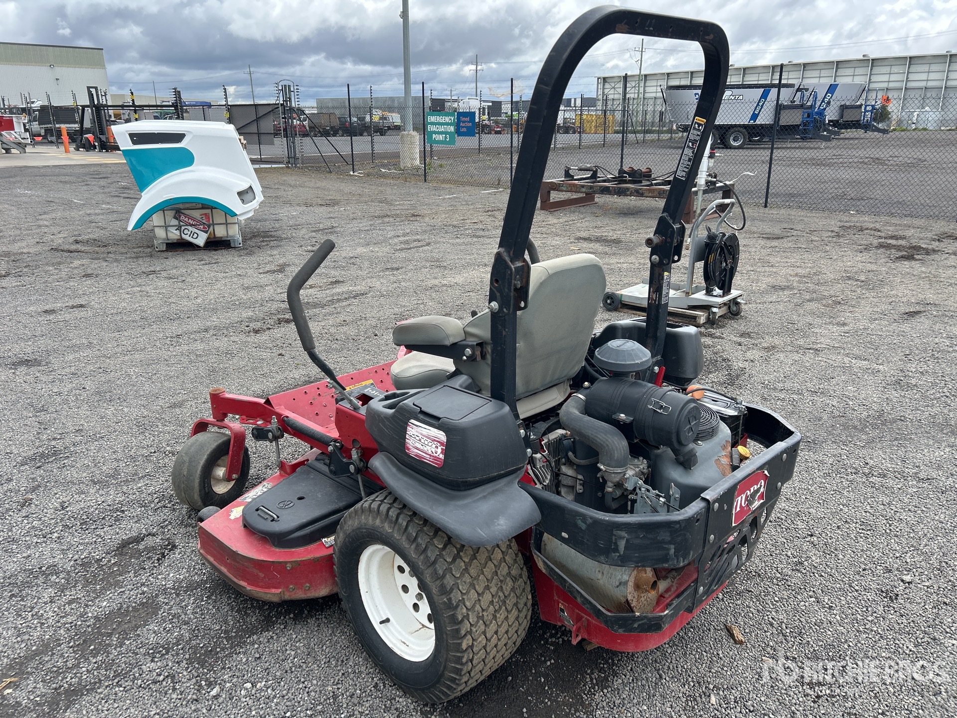 Aspect général with Image, coin arrière gauche