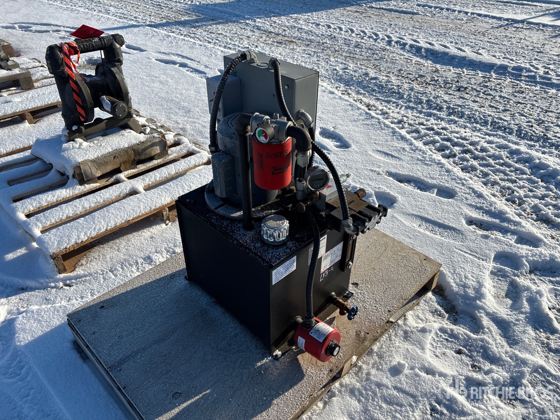 General Appearance with Picture, Right Front Corner