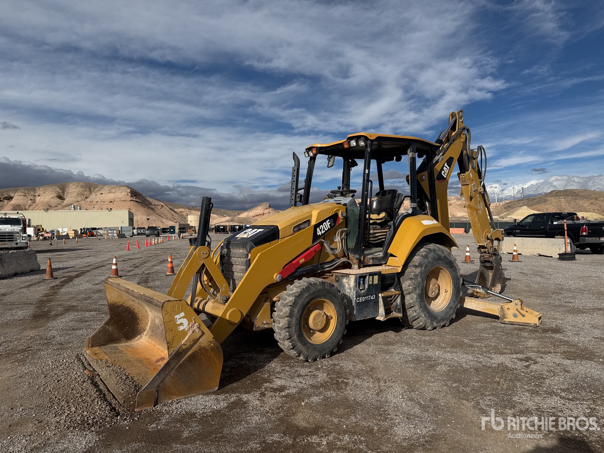 General Appearance with Foto, angolo anteriore sinistro