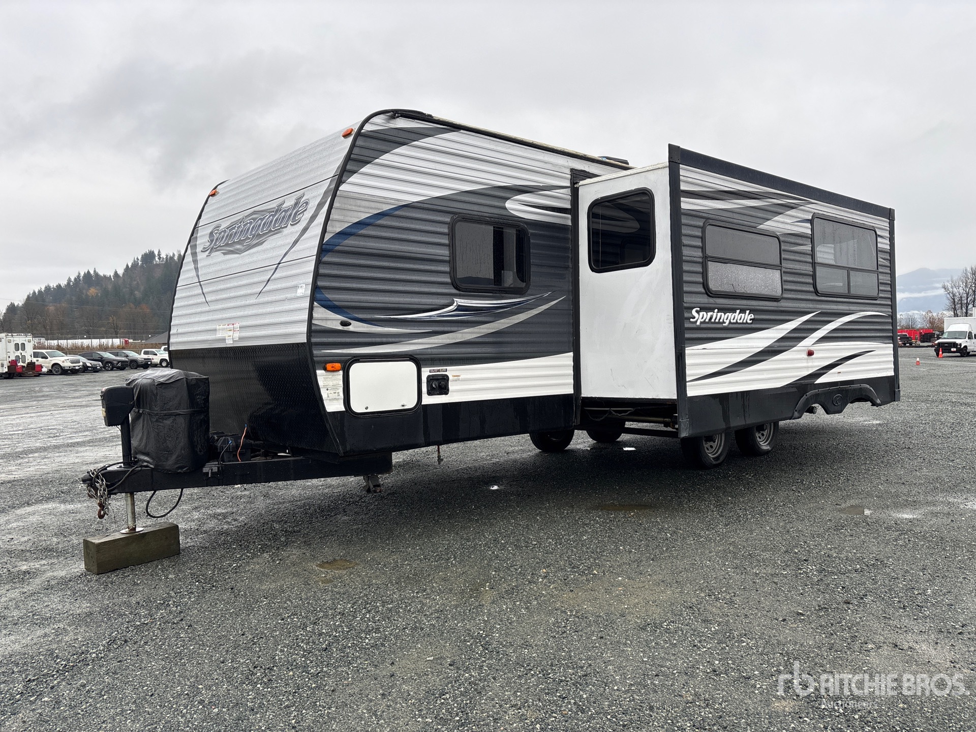 General Appearance with Picture, Left Front Corner