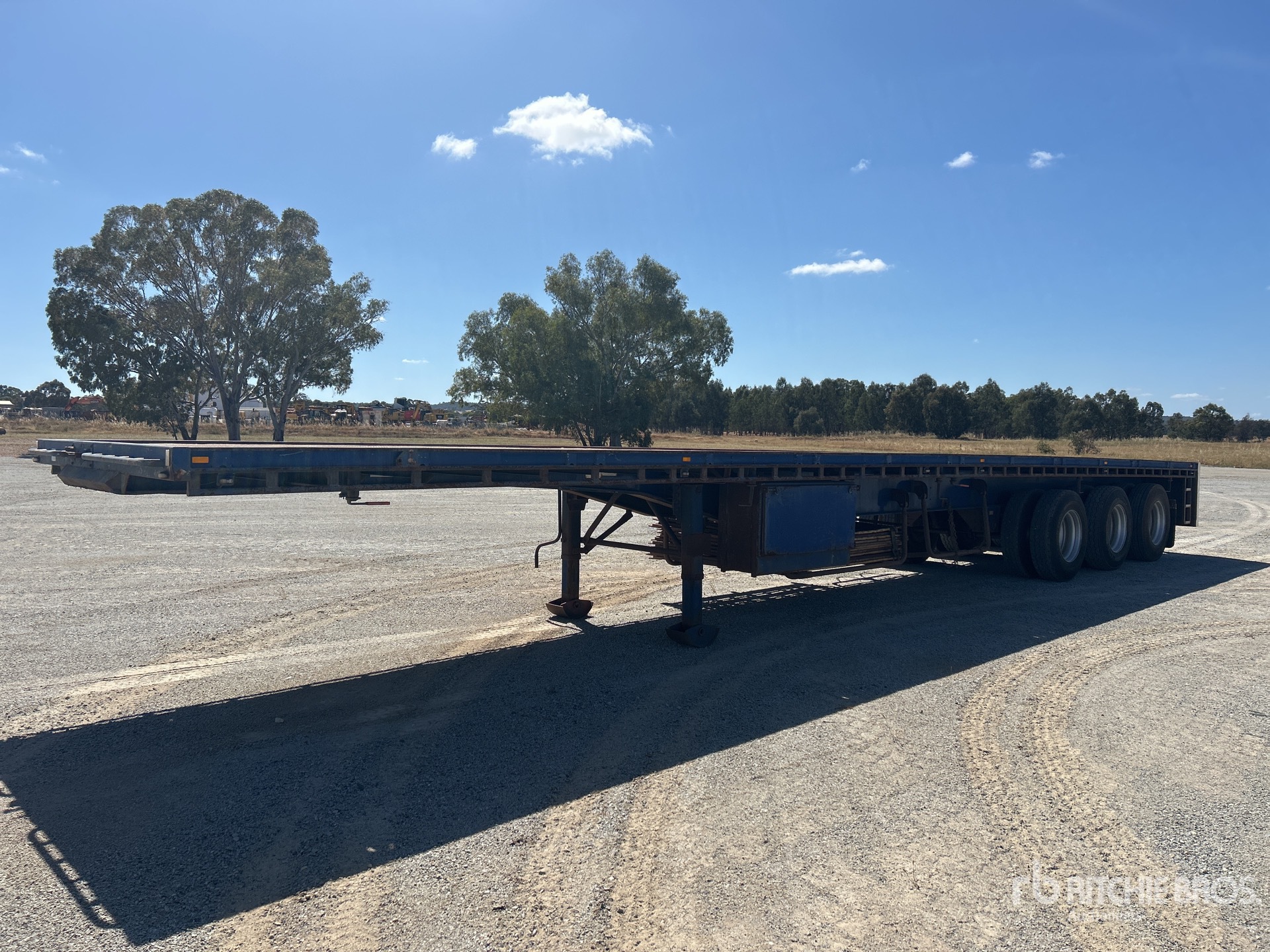 General Appearance with Image, coin avant droit