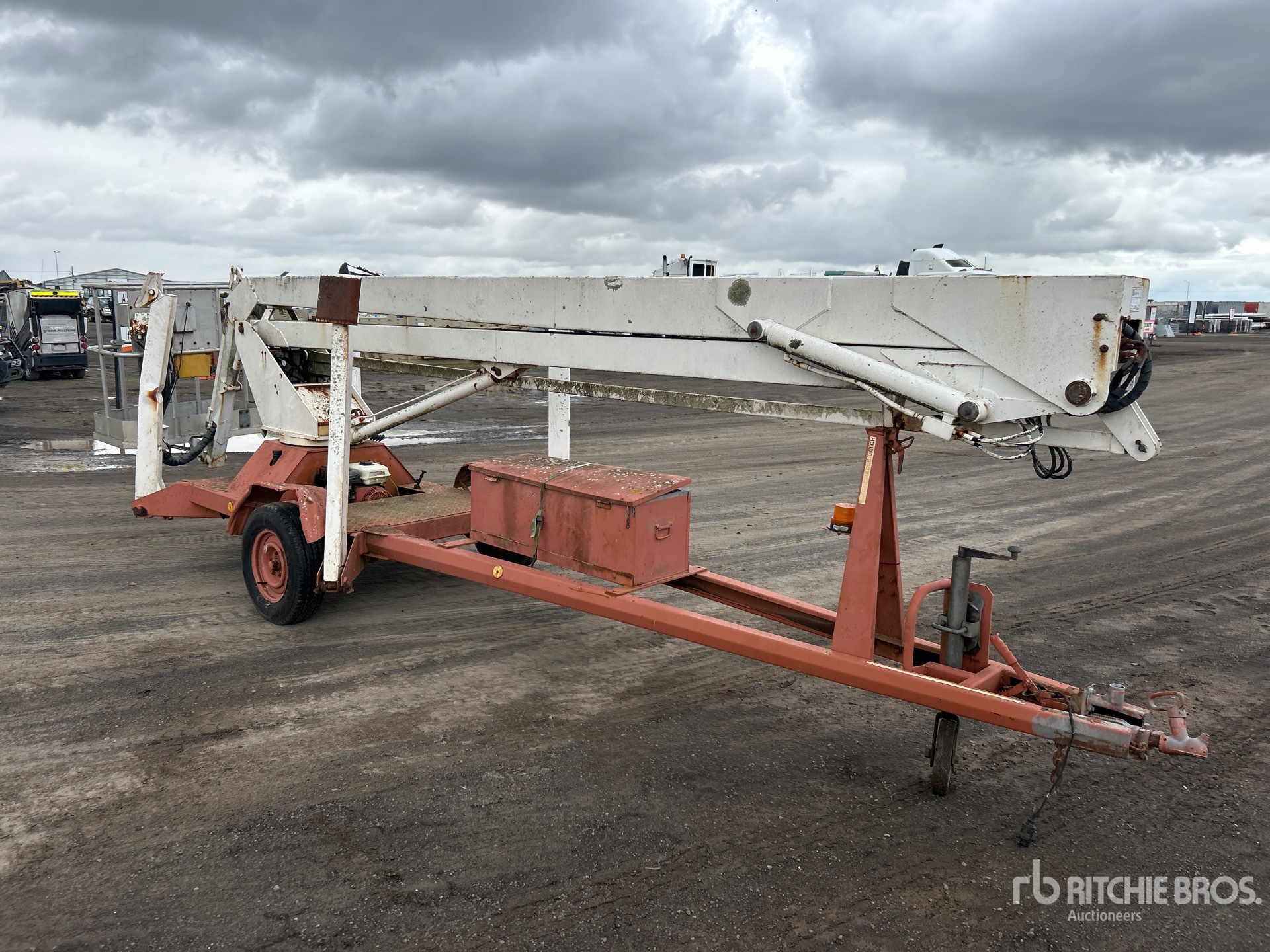 General Appearance with Picture, Right Front Corner