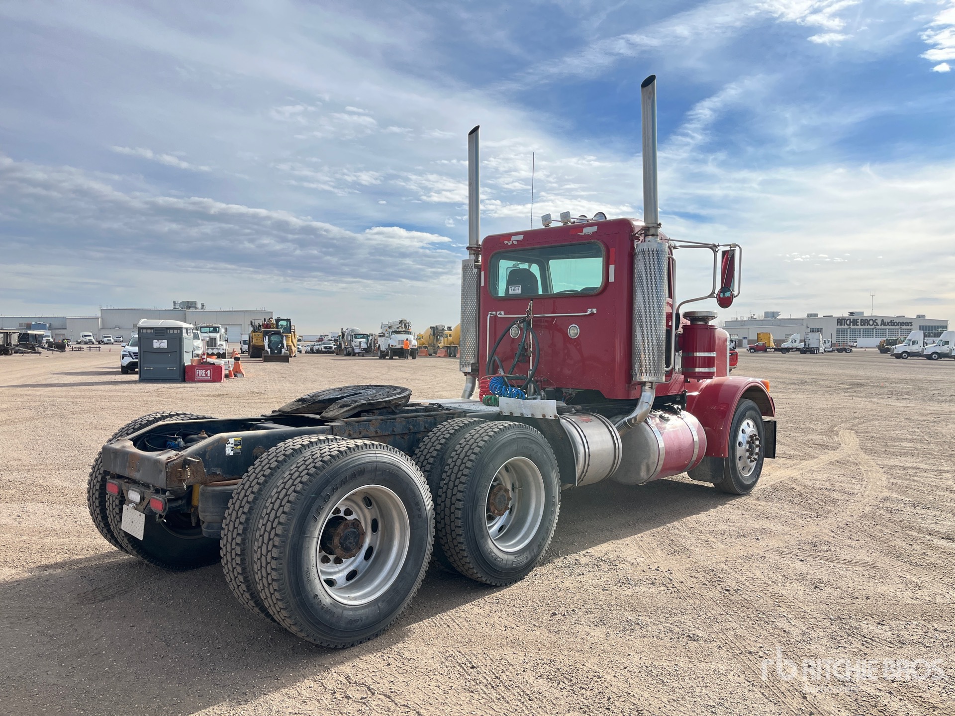 Aspect général with Image, coin arrière droit