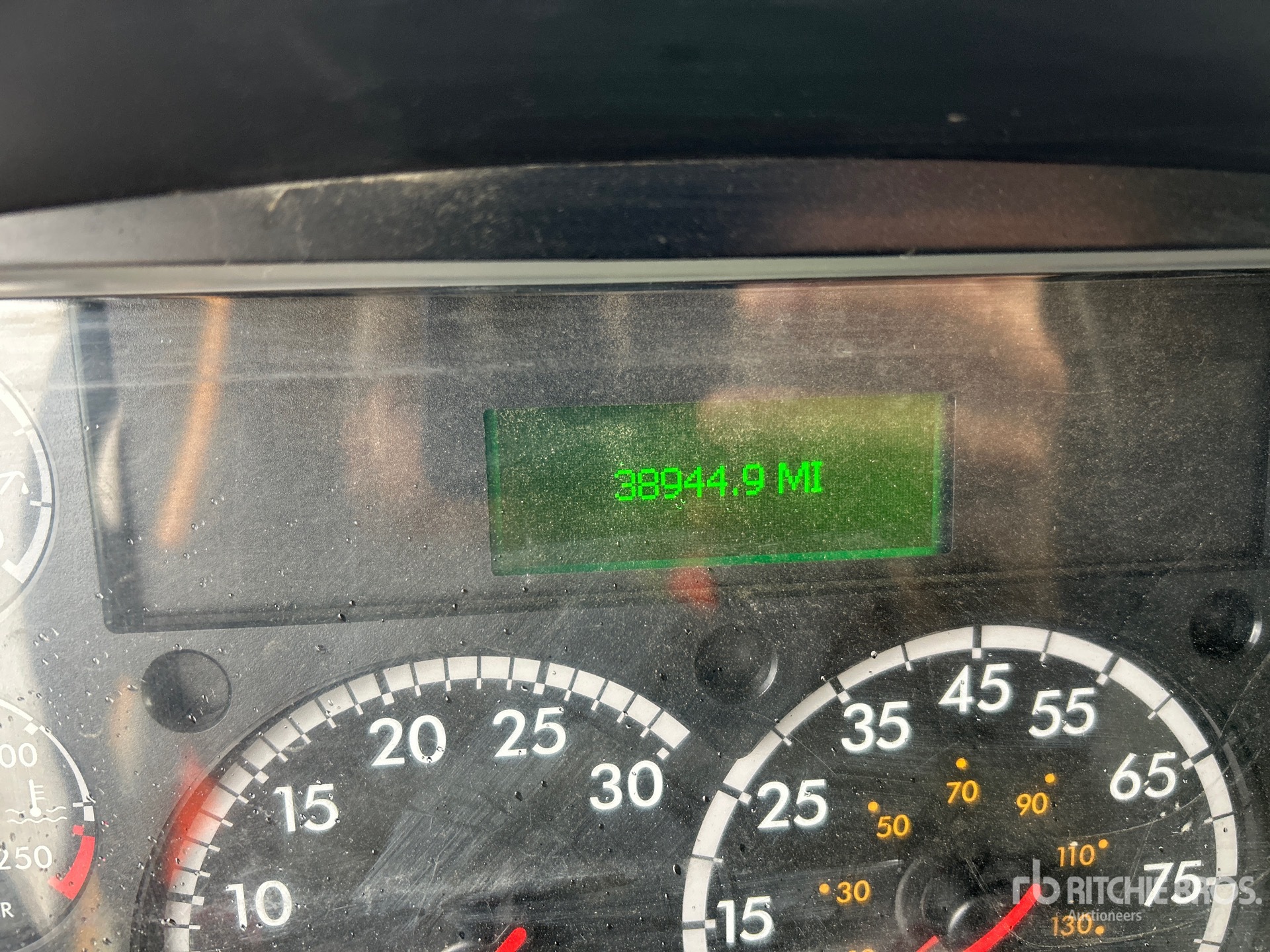 General Appearance with Horímetro / Odómetro