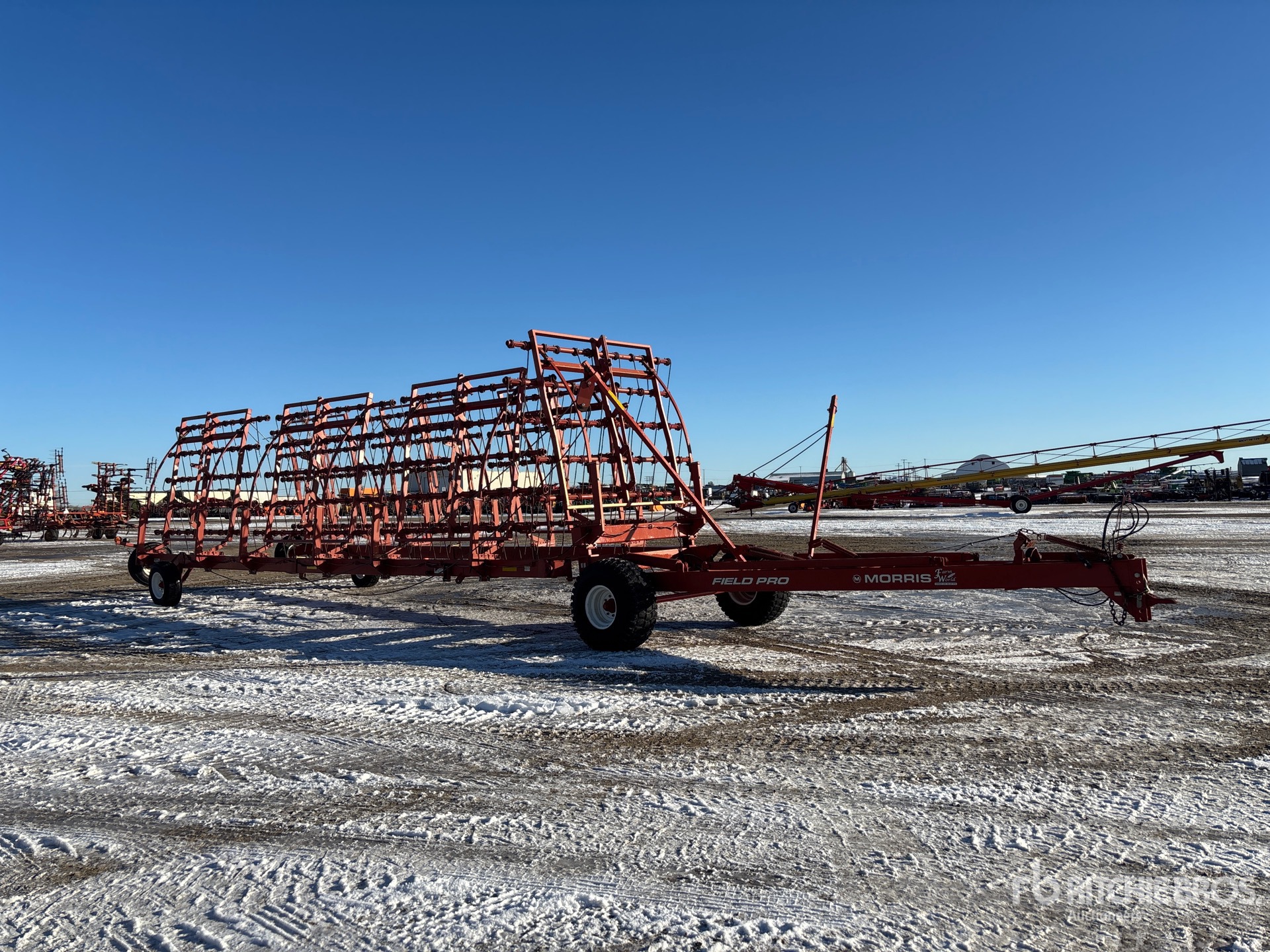 General Appearance with Bild, Ecke vorne rechts