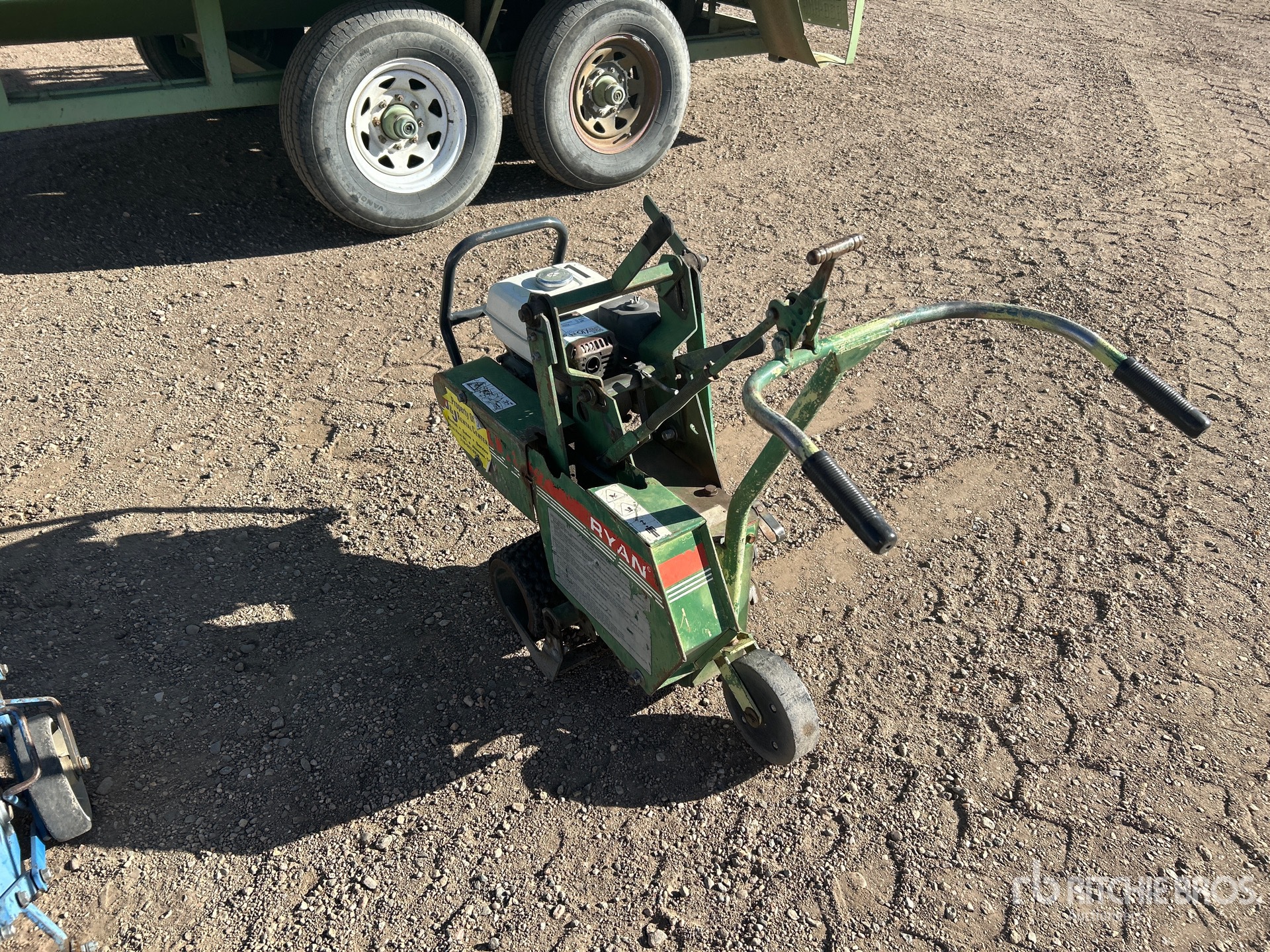 General Appearance with Bild, Ecke hinten links