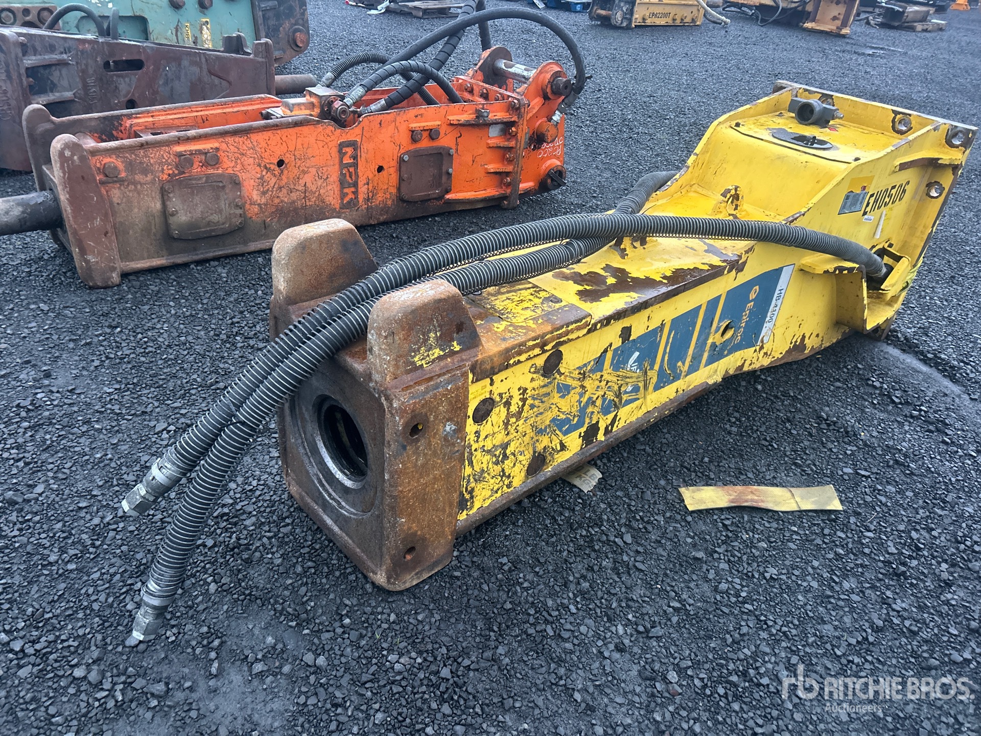 General Appearance with Bild, Ecke vorne links