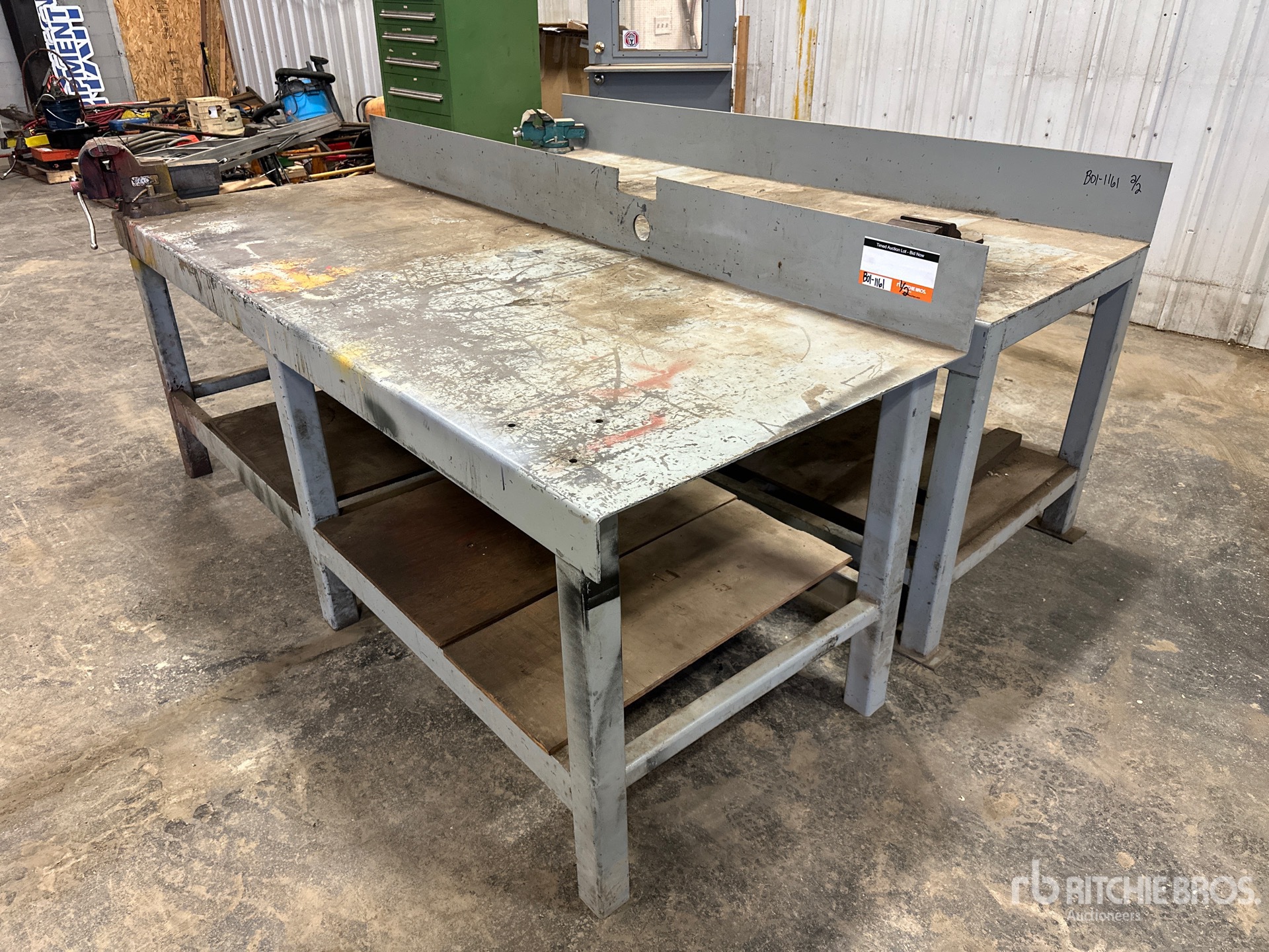 General Appearance with Bild, Ecke vorne links