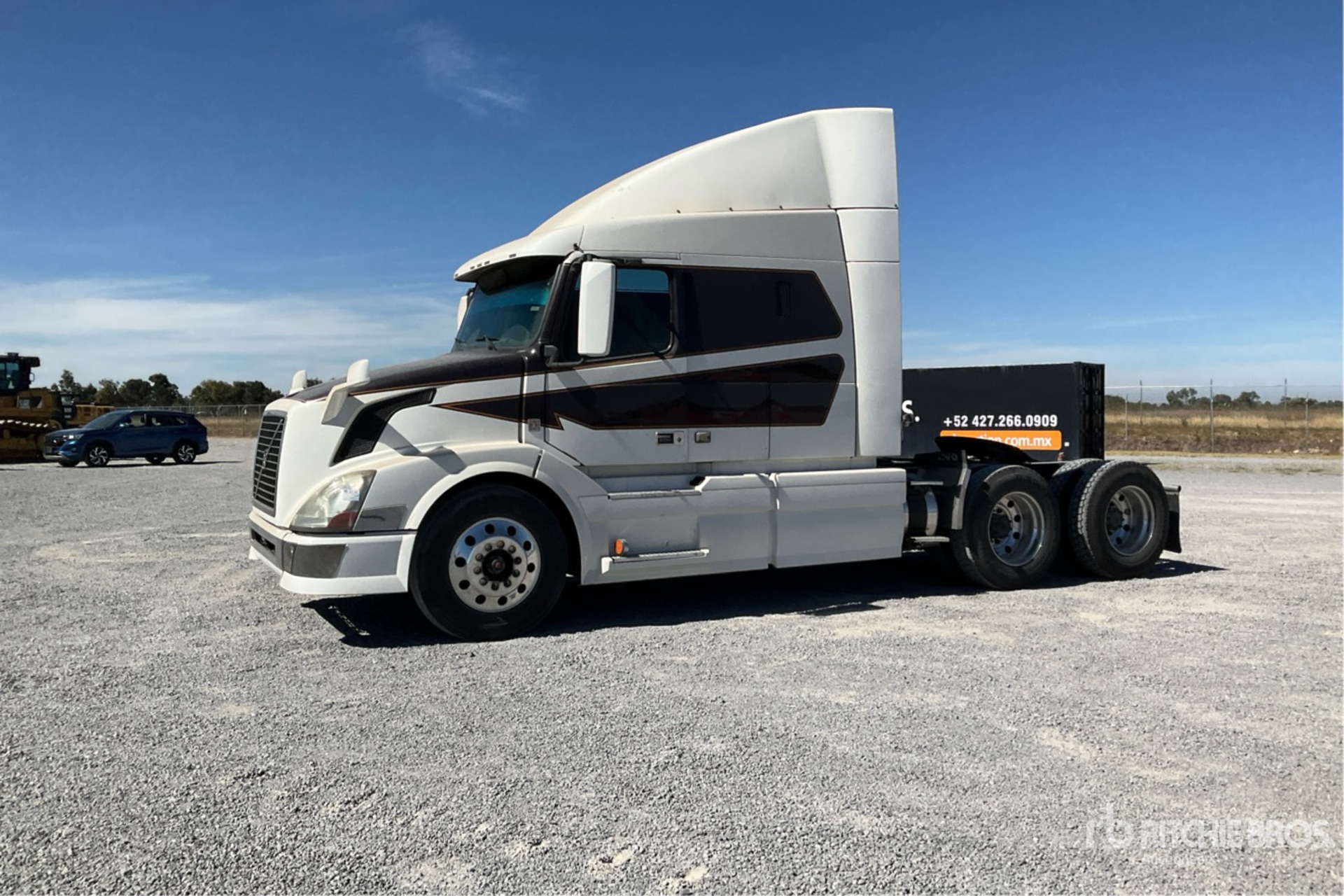 General Appearance with Picture, Left Front Corner