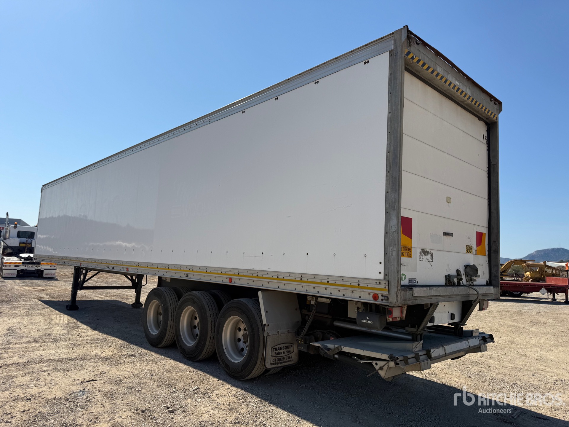 General Appearance with Picture, Right Rear Corner