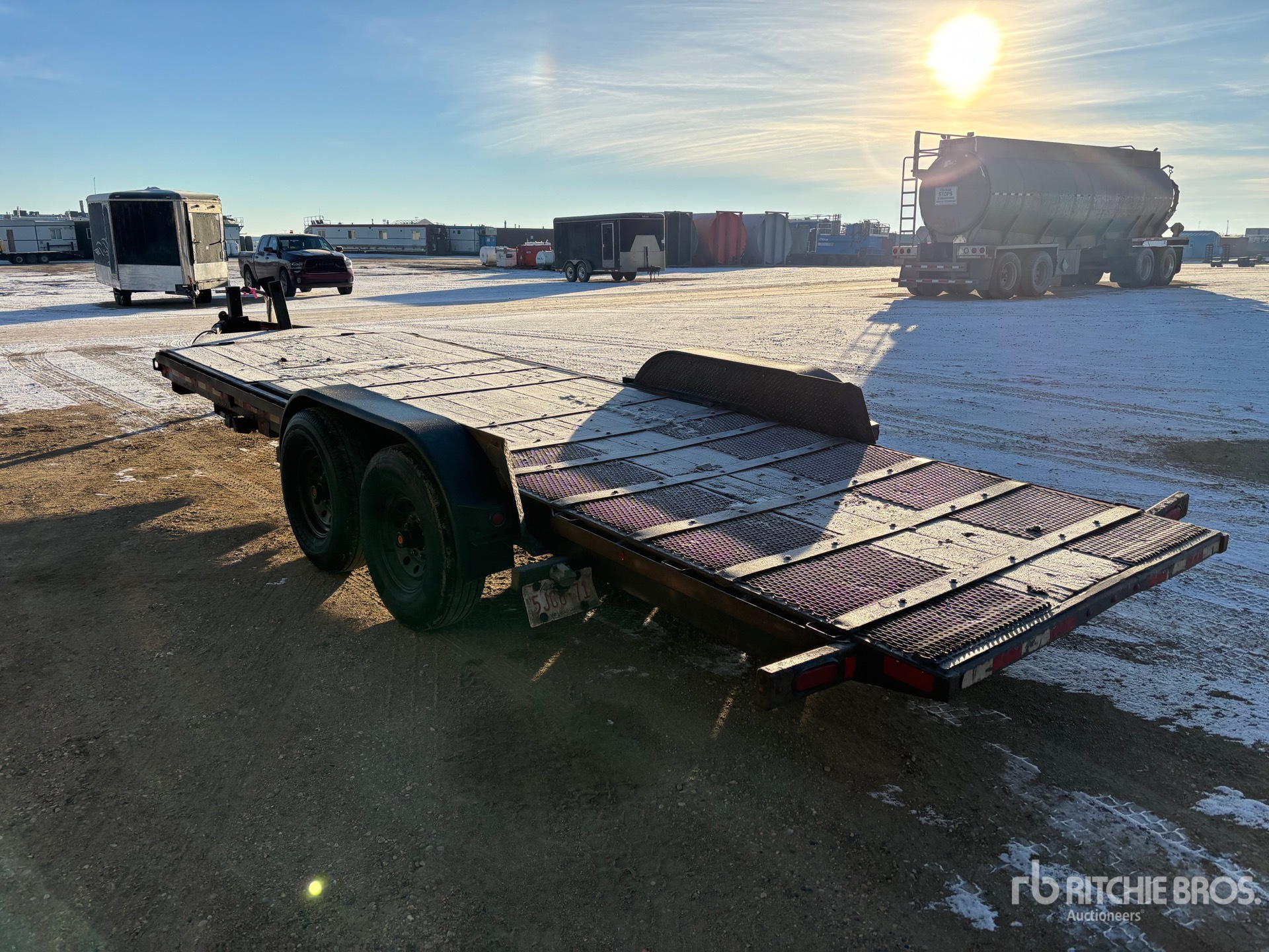 General Appearance with Foto, angolo posteriore sinistro