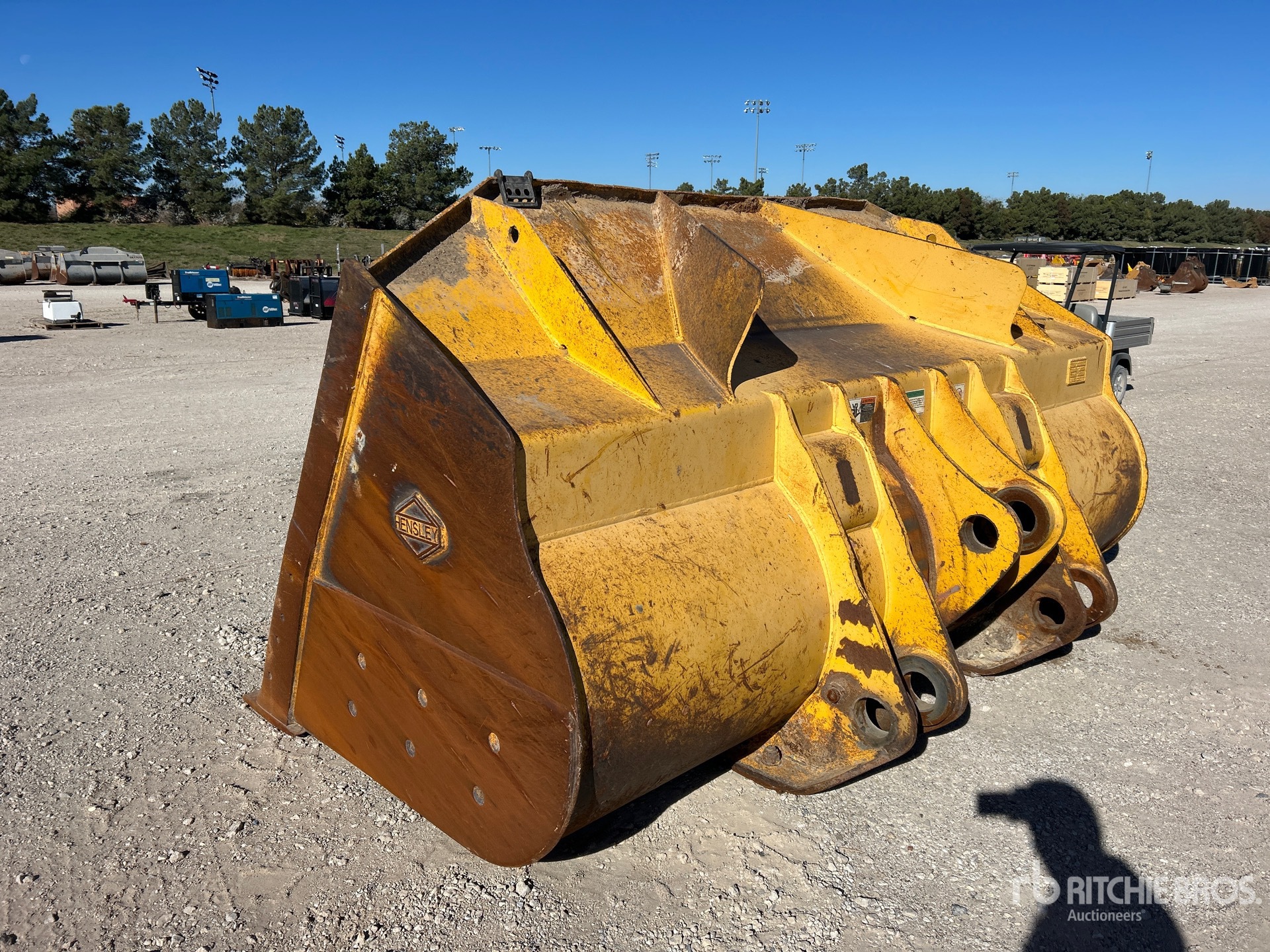 General Appearance with Foto, angolo posteriore sinistro