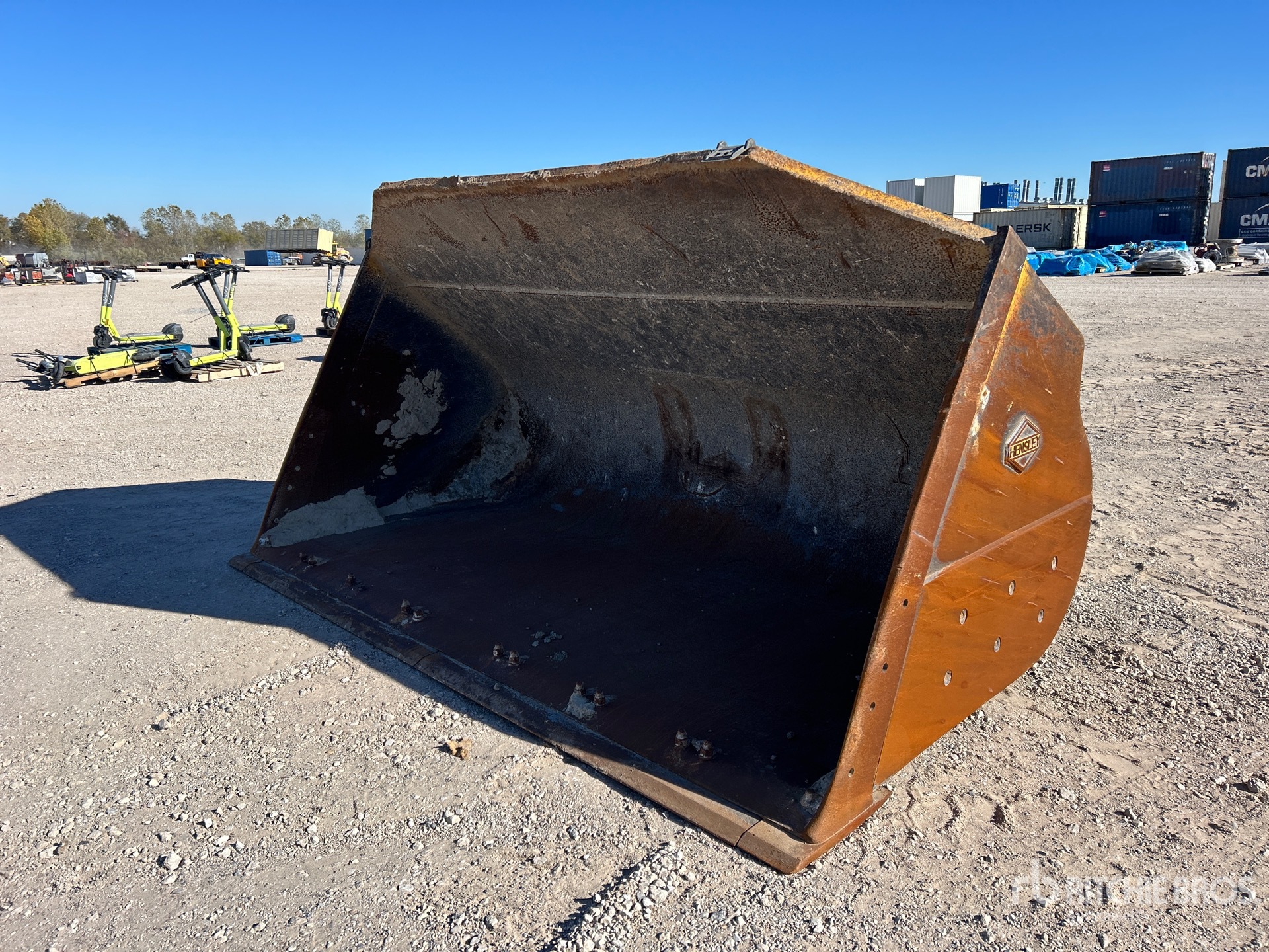 General Appearance with Foto, angolo anteriore sinistro