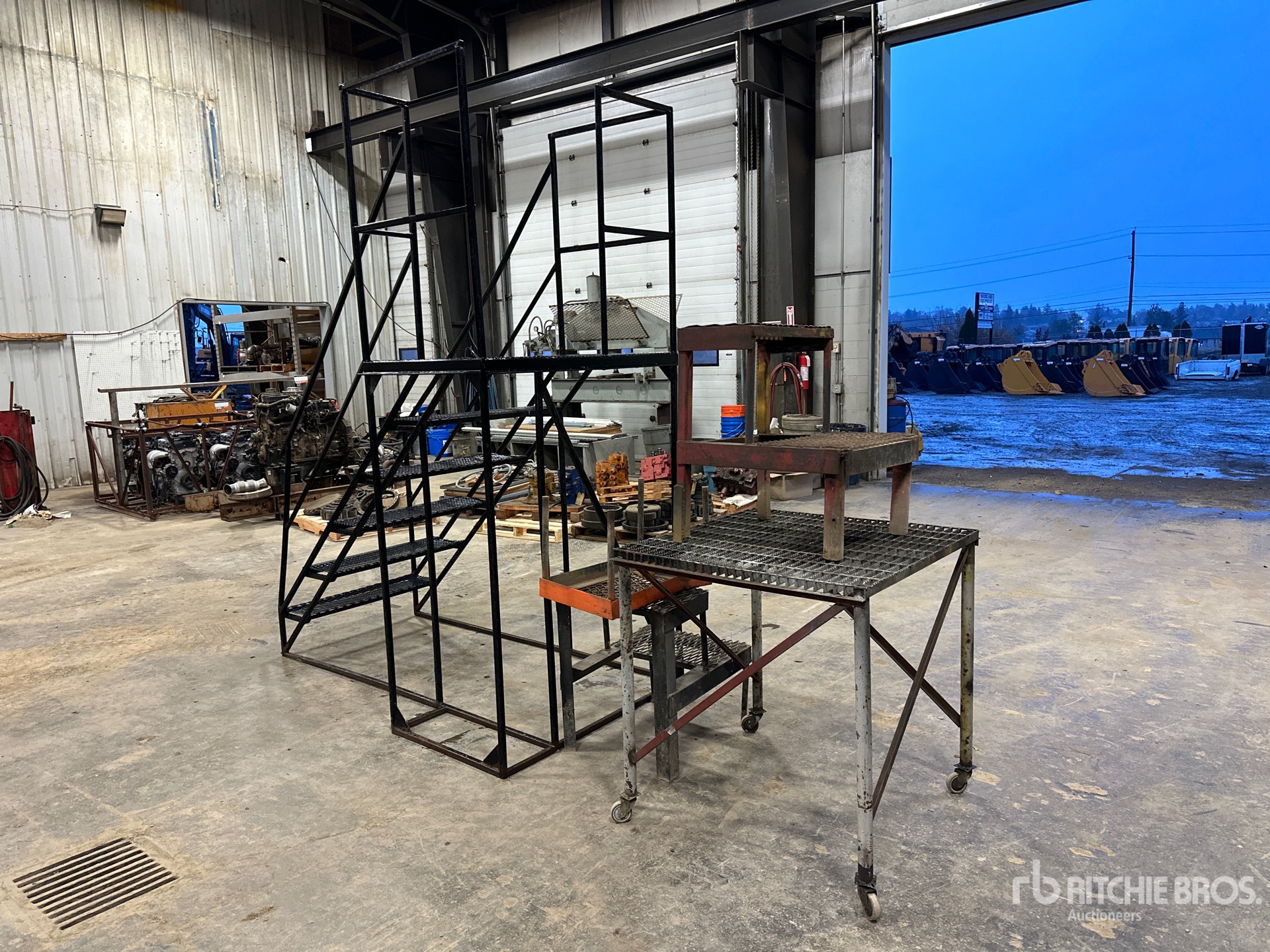 General Appearance with Foto, angolo anteriore sinistro