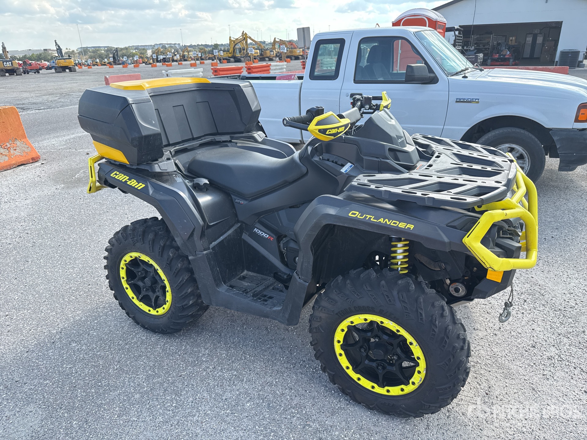 General Appearance with Image, coin avant droit