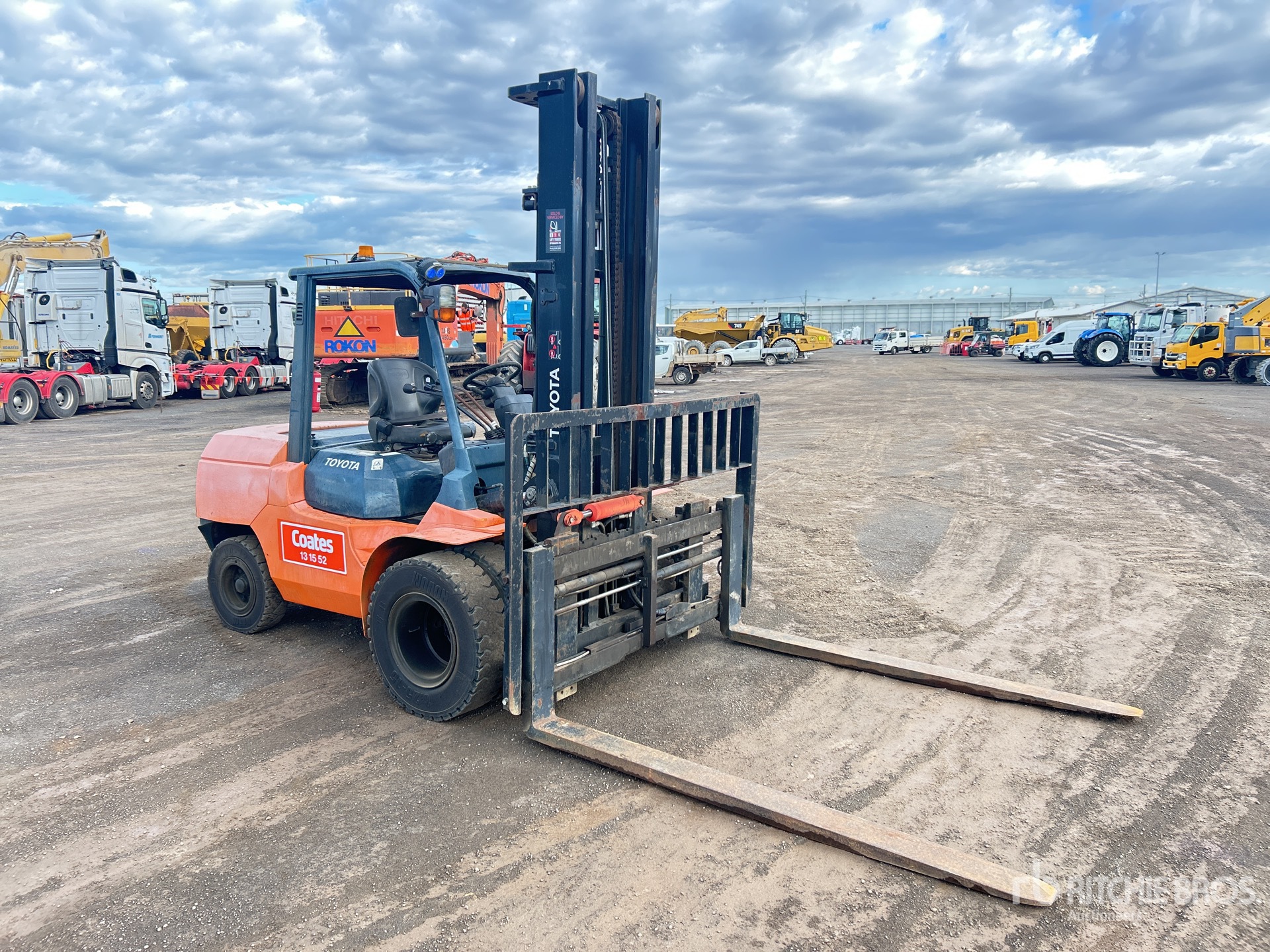 General Appearance with Picture, Right Front Corner