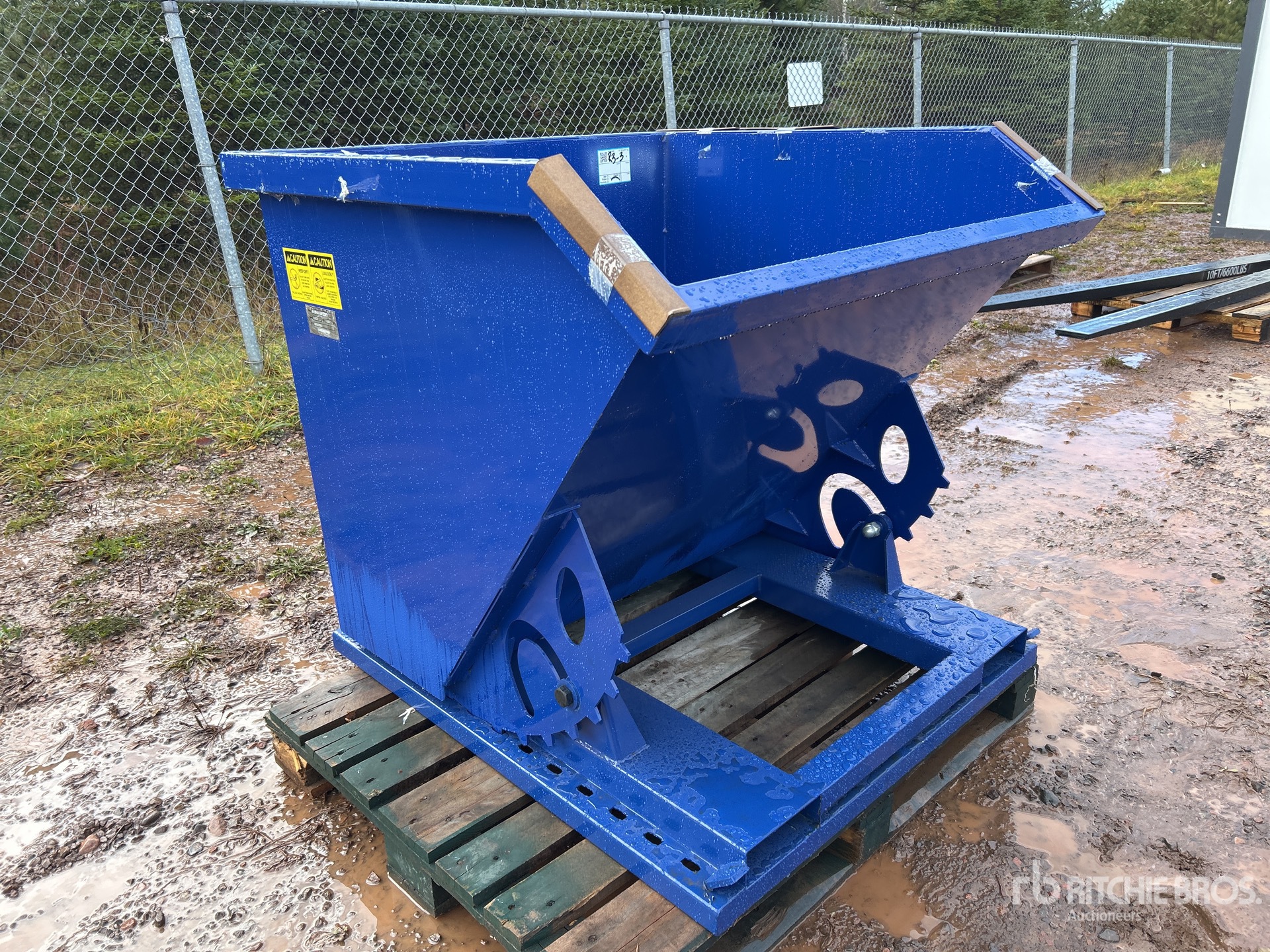 General Appearance with Picture, Right Front Corner