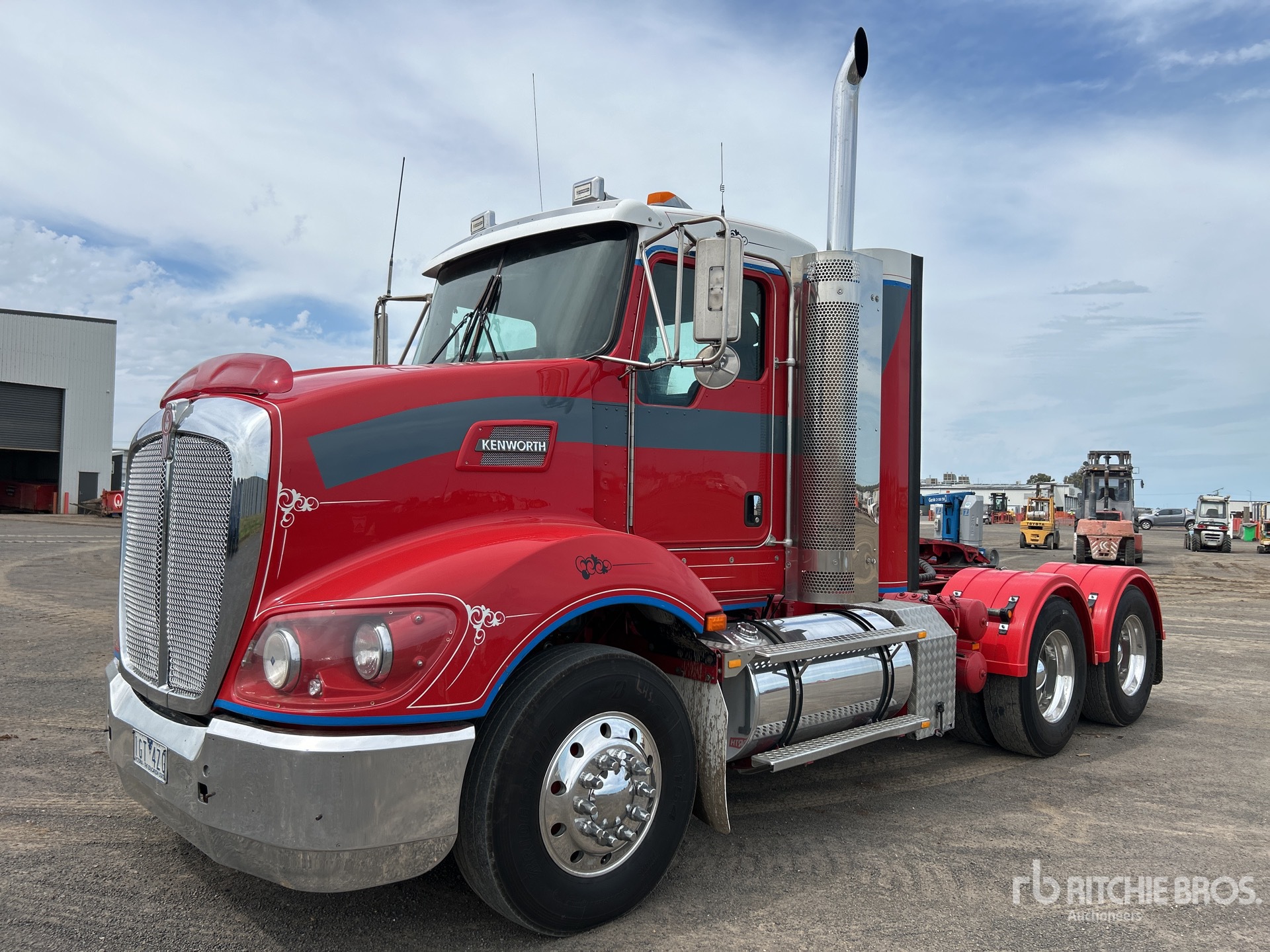 Aspect général with Image, coin avant droit