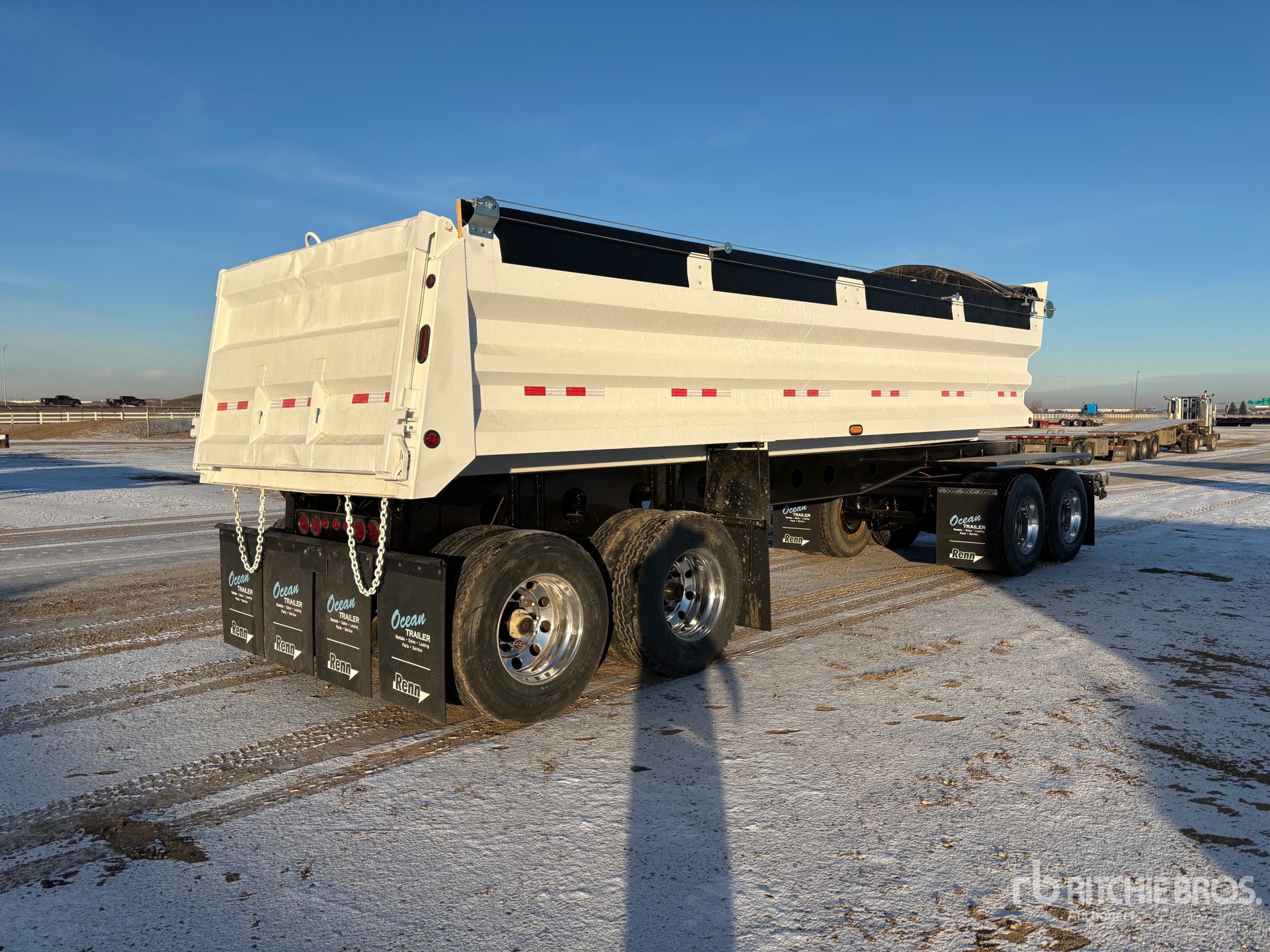 Aspect général with Image, coin arrière droit