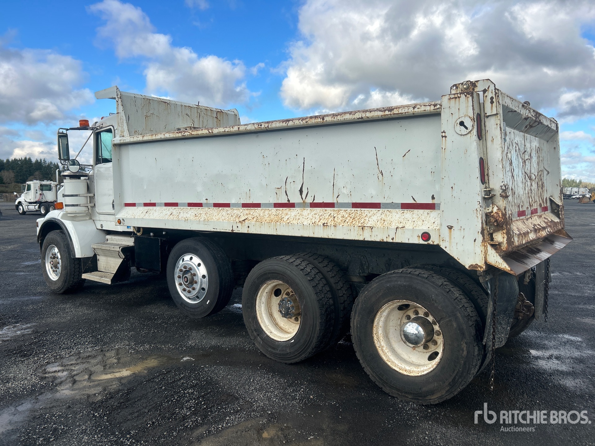 General Appearance with Imagen: esquina trasera izquierda