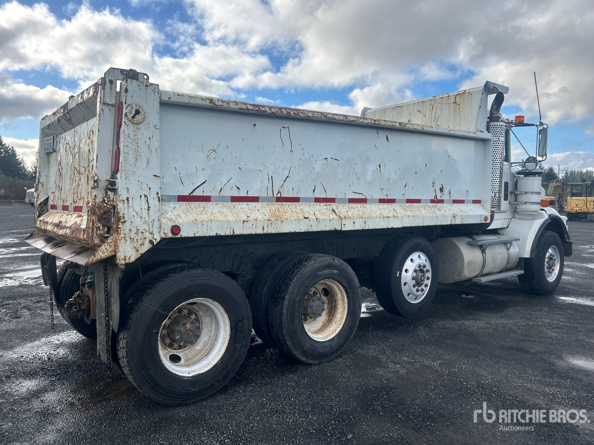 General Appearance with Imagen: esquina trasera derecha