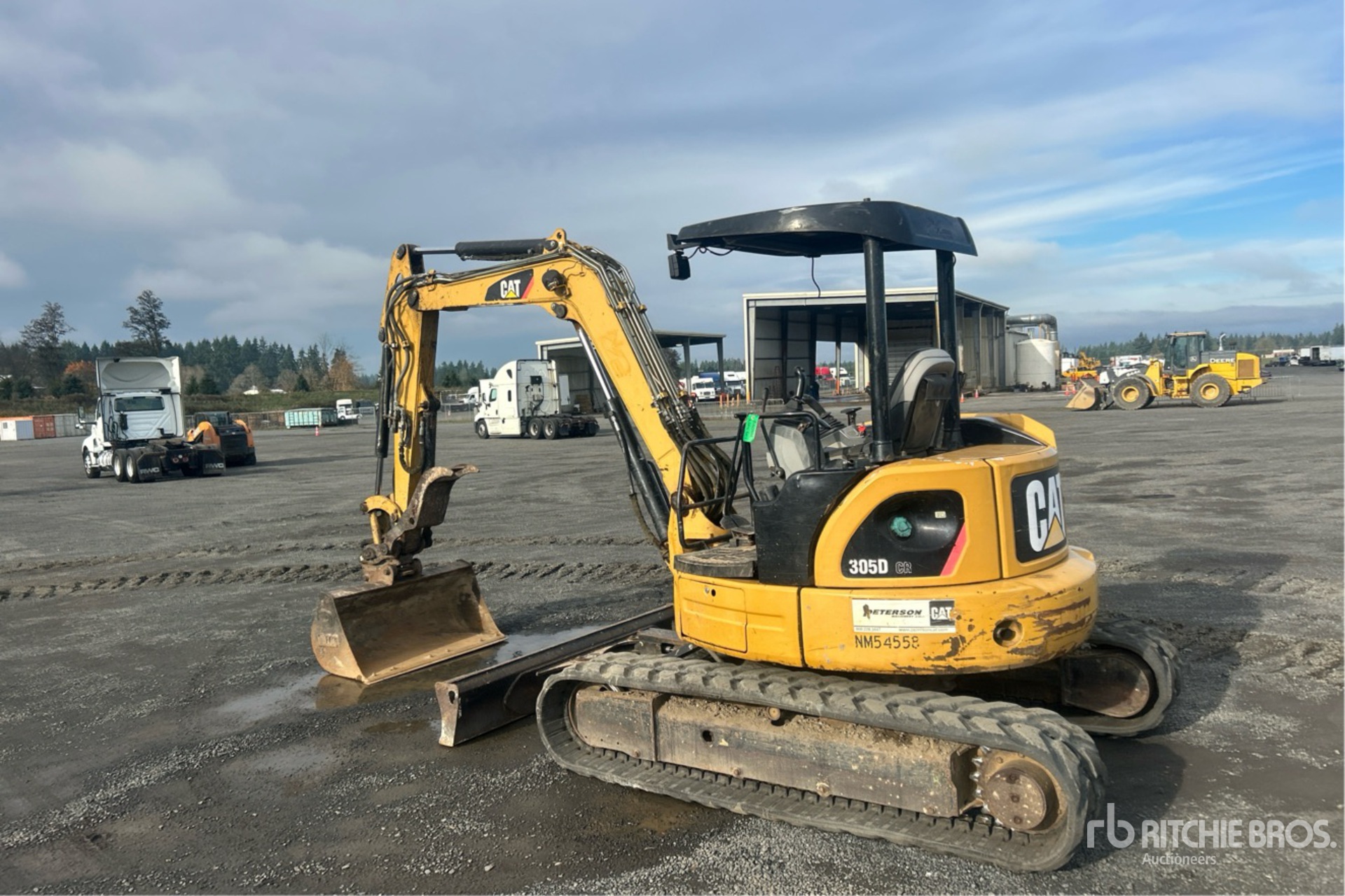 General Appearance with Picture, Left Rear Corner