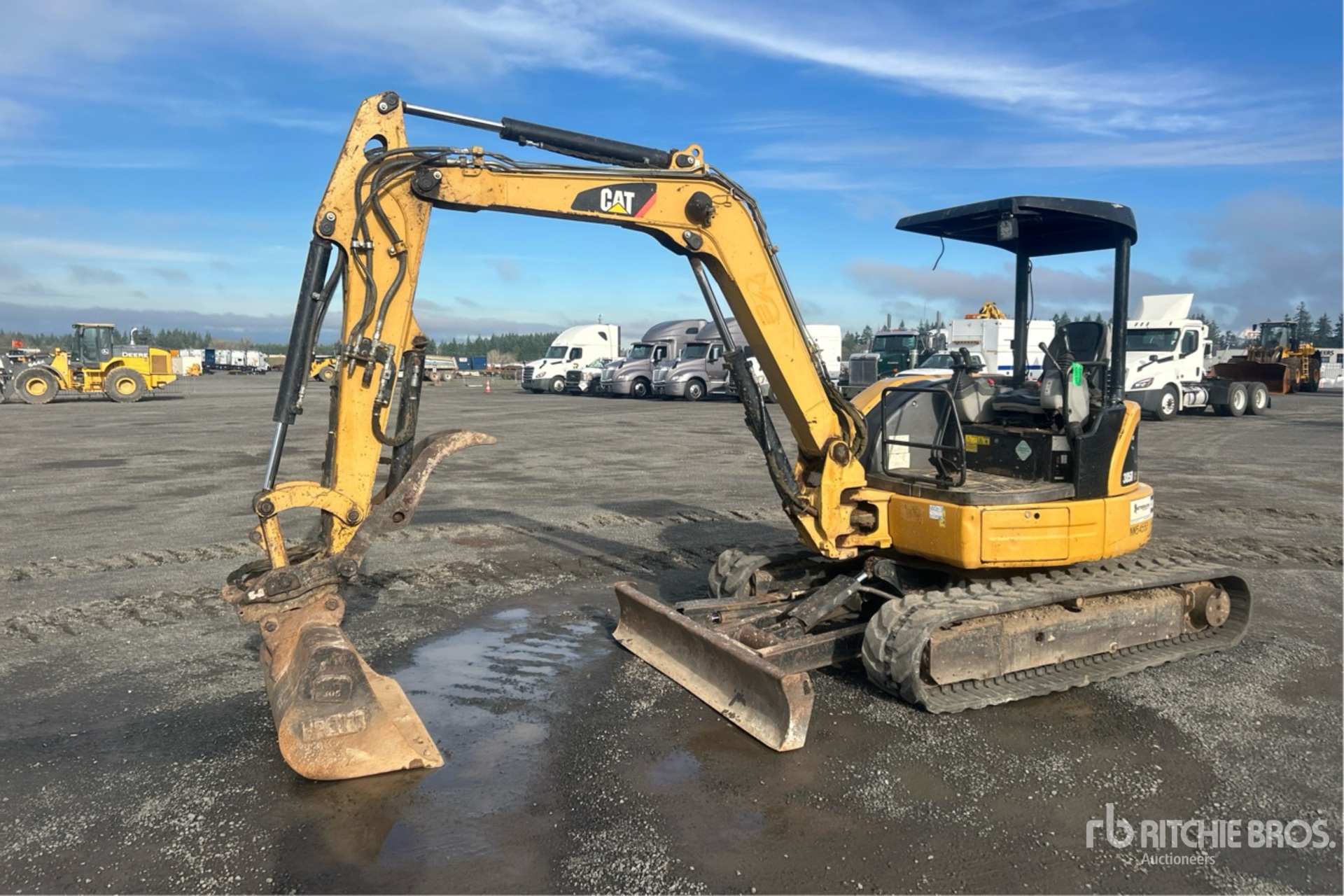 General Appearance with Picture, Left Front Corner