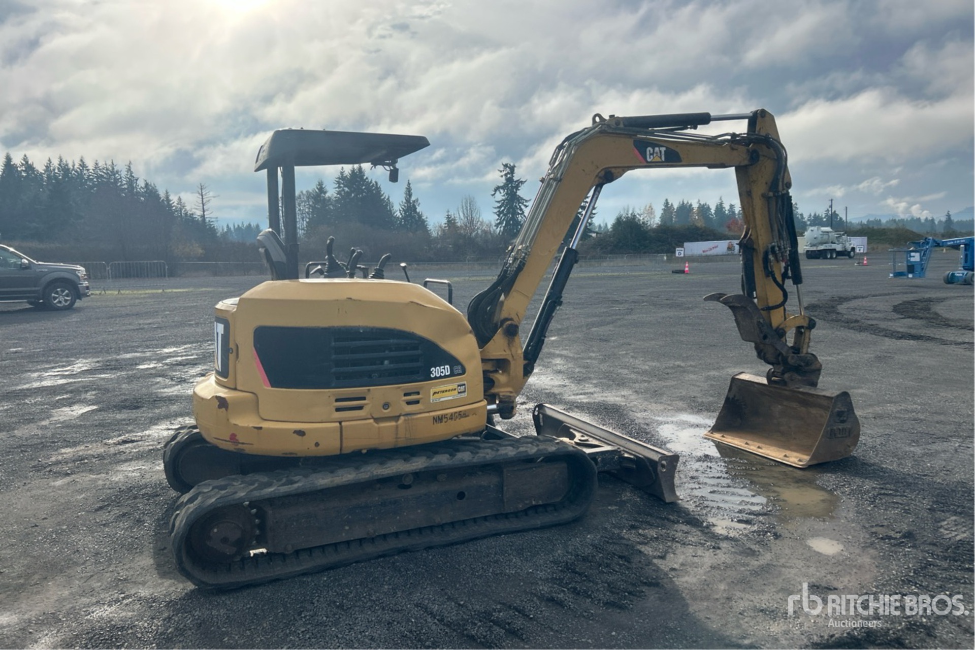 General Appearance with Picture, Right Rear Corner