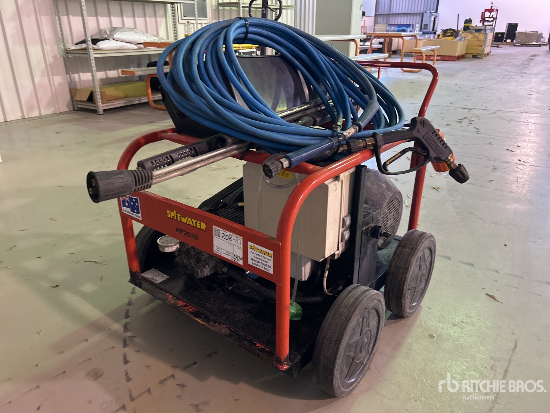 General Appearance with Bild, Ecke vorne links