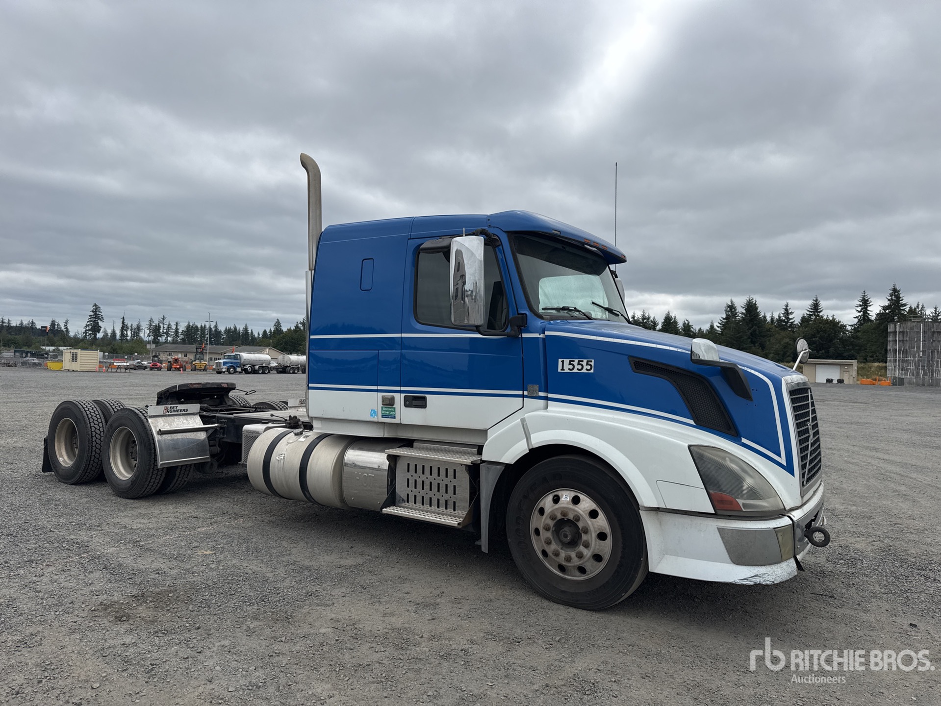 General Appearance with Image, coin avant droit