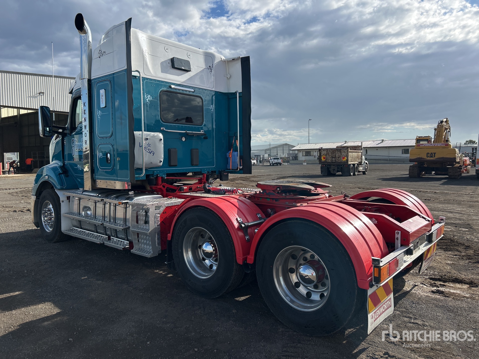 Aspect général with Image, coin arrière droit